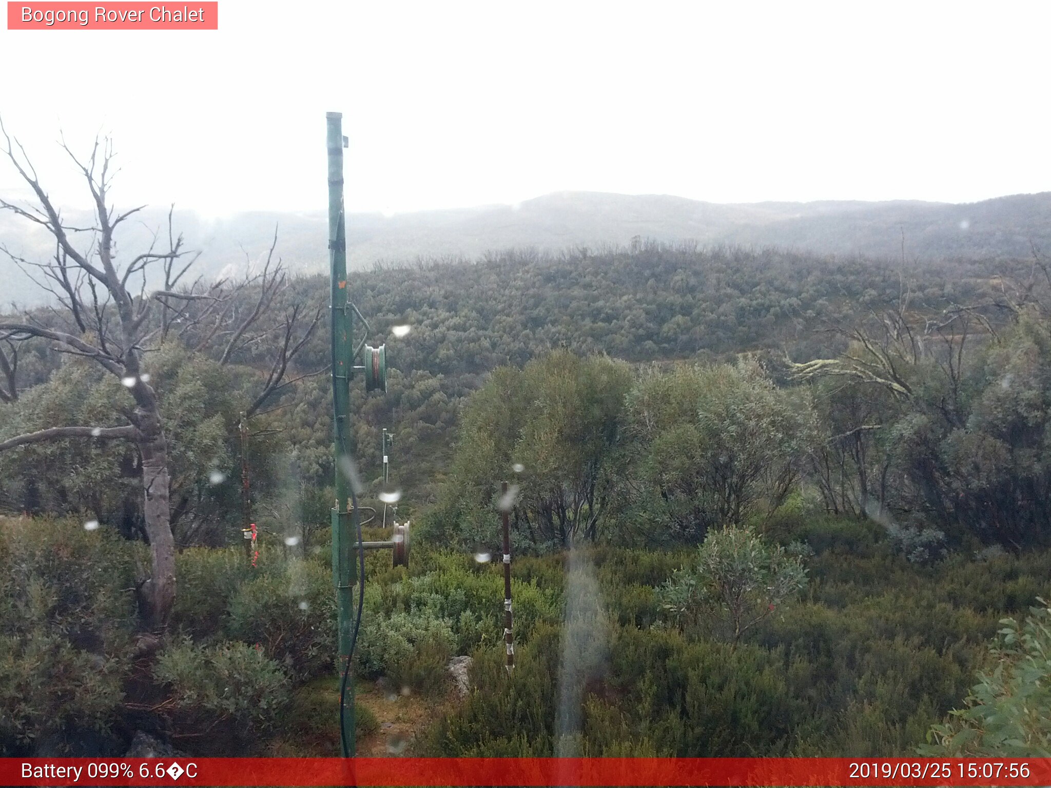 Bogong Web Cam 3:07pm Monday 25th of March 2019