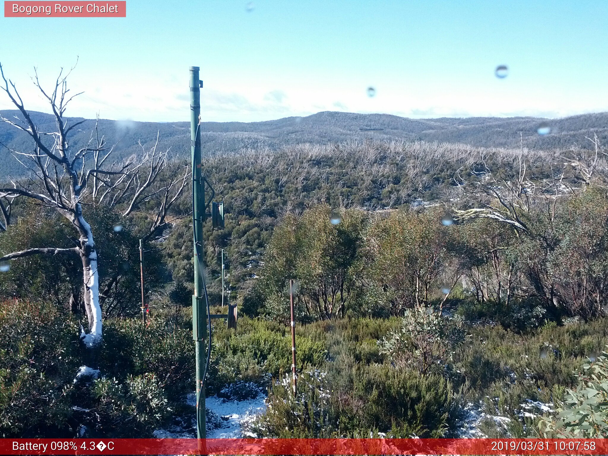 Bogong Web Cam 10:07am Sunday 31st of March 2019