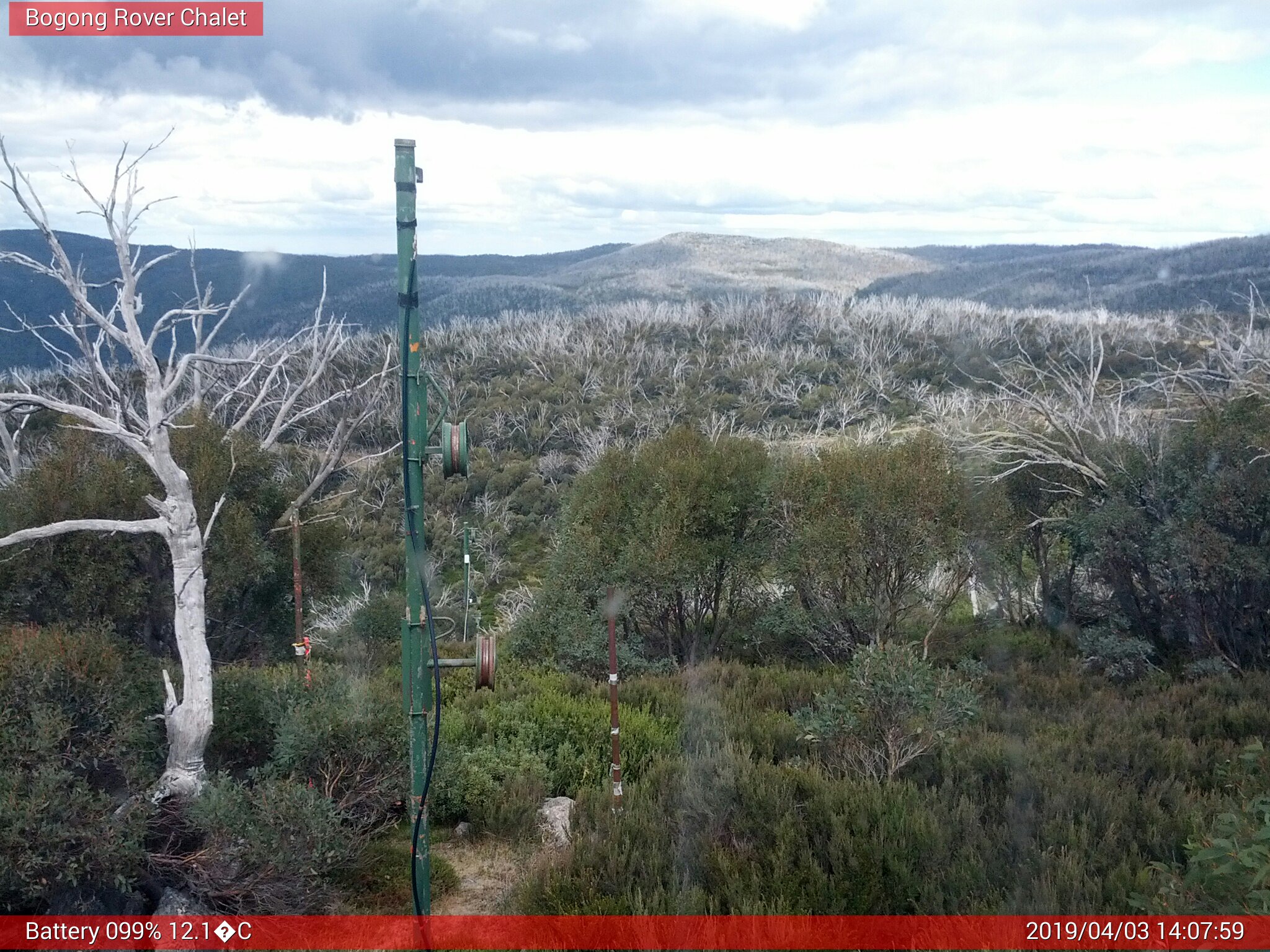 Bogong Web Cam 2:07pm Wednesday 3rd of April 2019