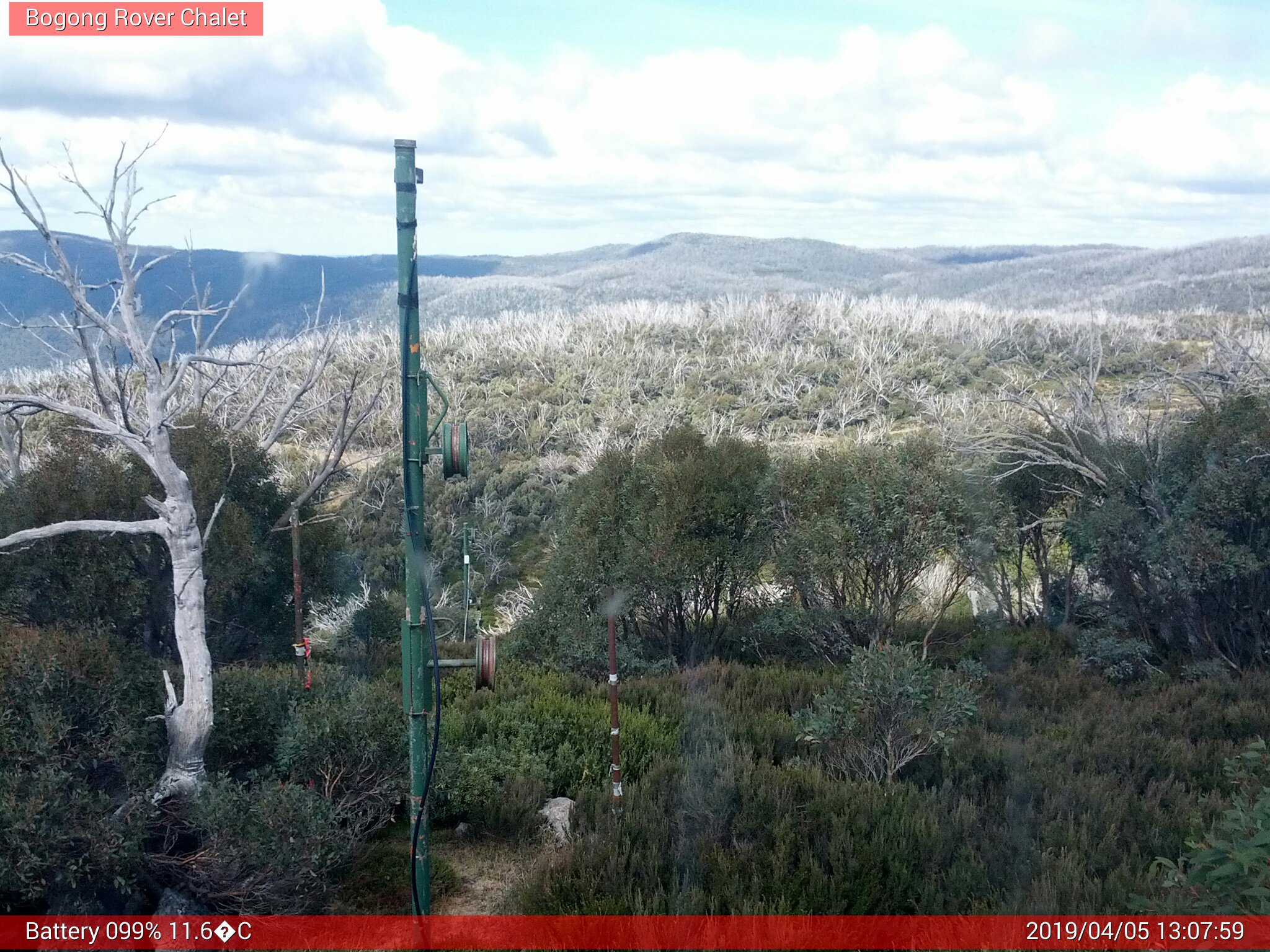 Bogong Web Cam 1:07pm Friday 5th of April 2019