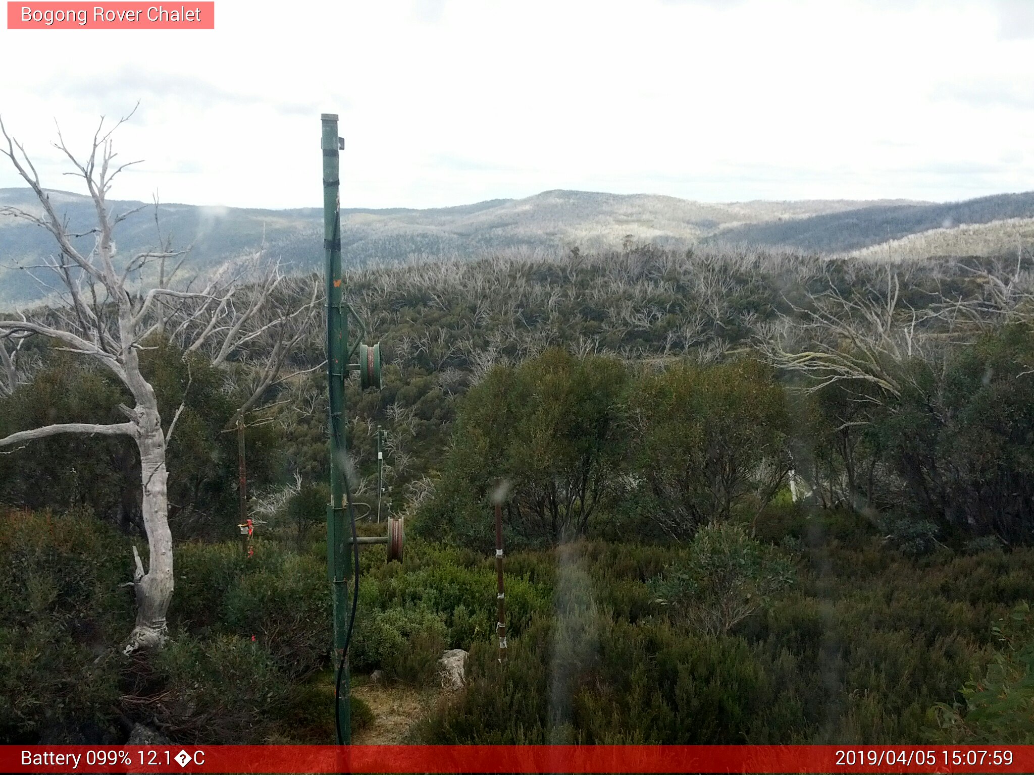 Bogong Web Cam 3:07pm Friday 5th of April 2019