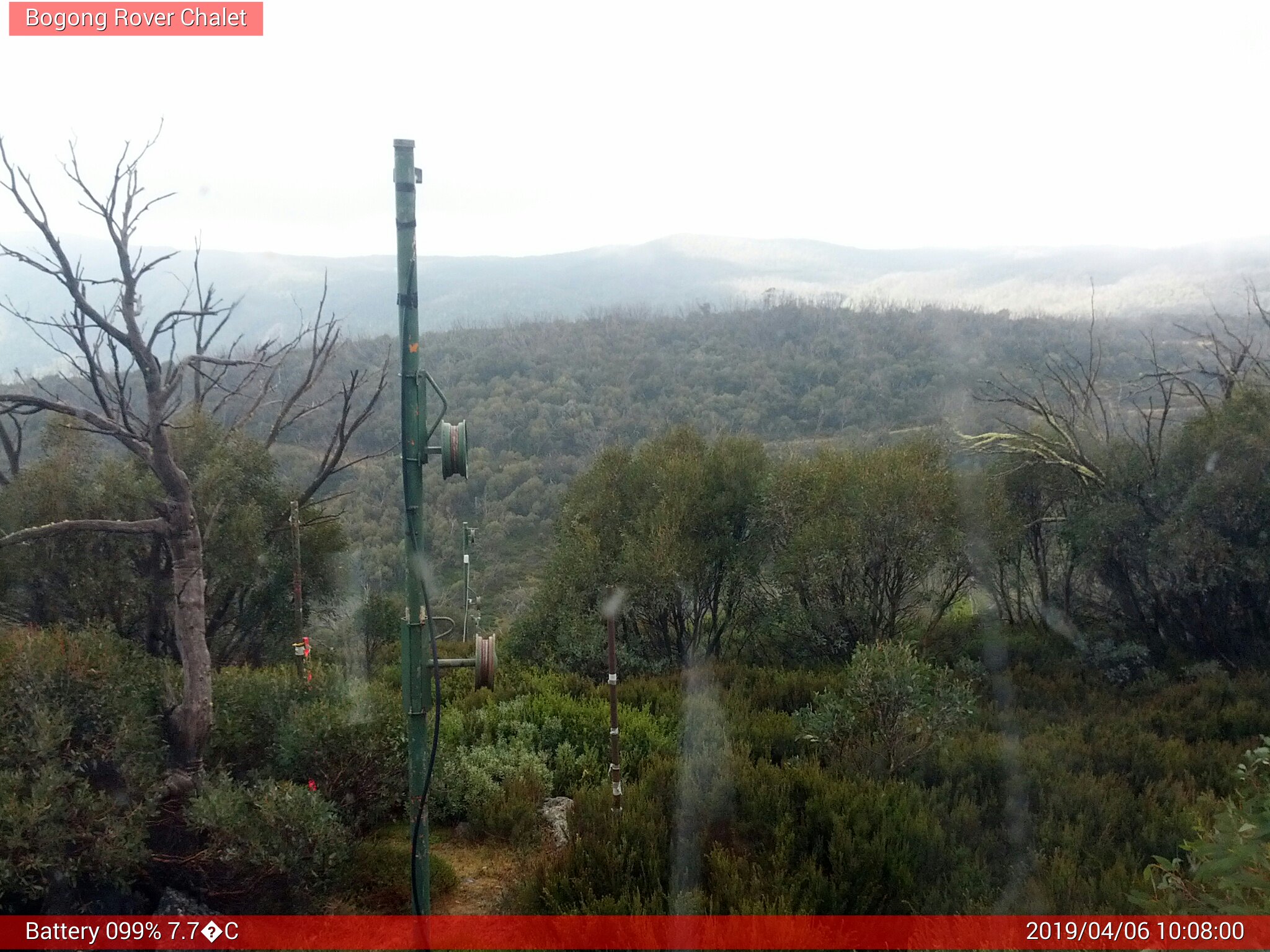 Bogong Web Cam 10:07am Saturday 6th of April 2019