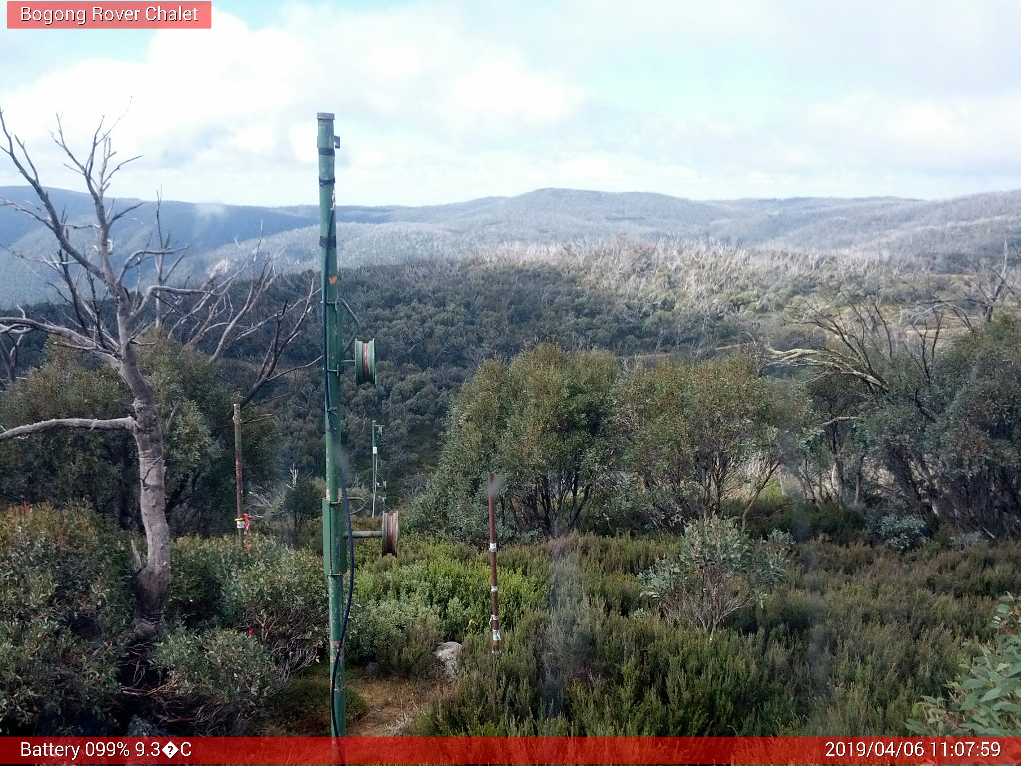 Bogong Web Cam 11:07am Saturday 6th of April 2019