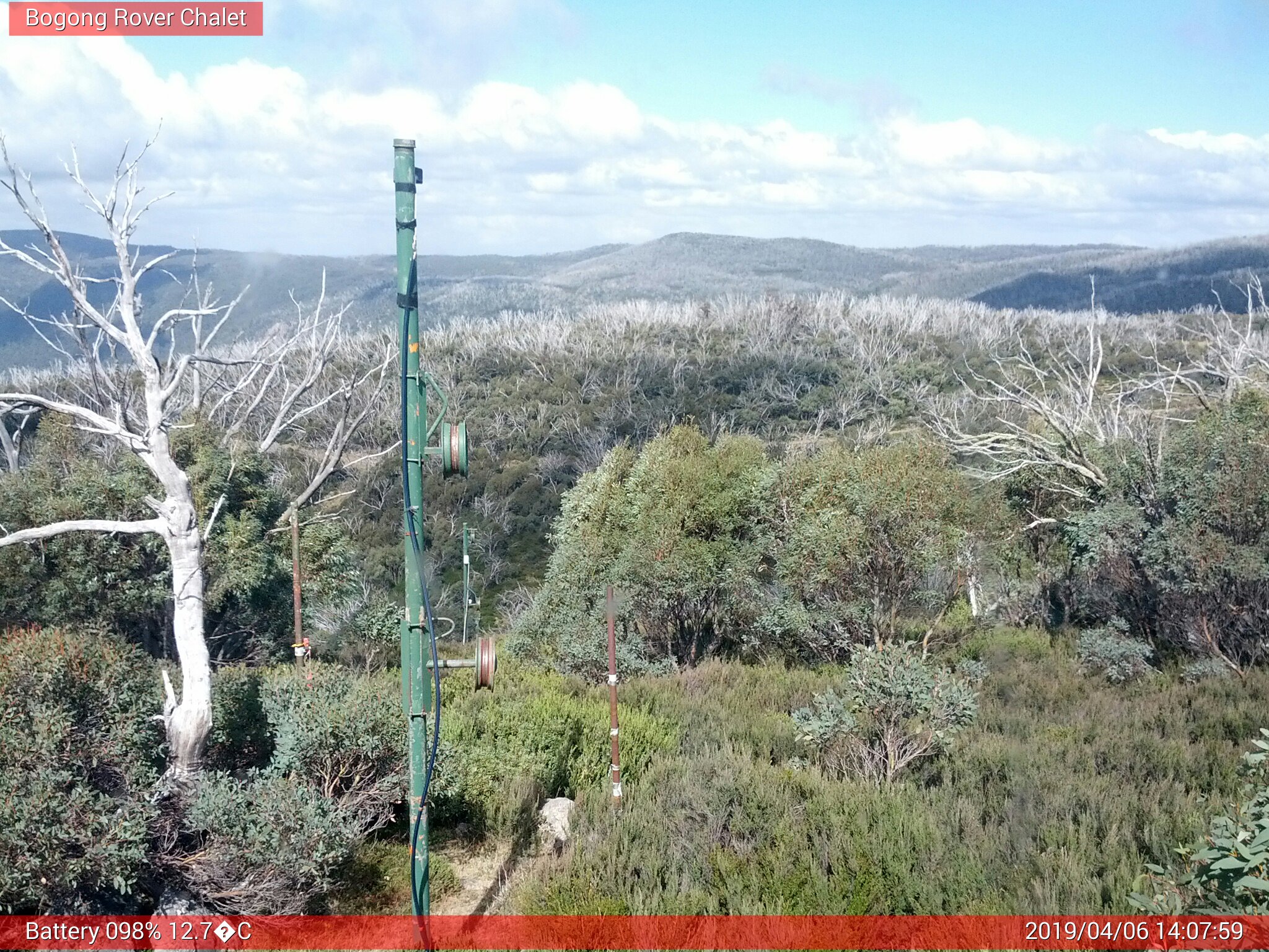 Bogong Web Cam 2:07pm Saturday 6th of April 2019