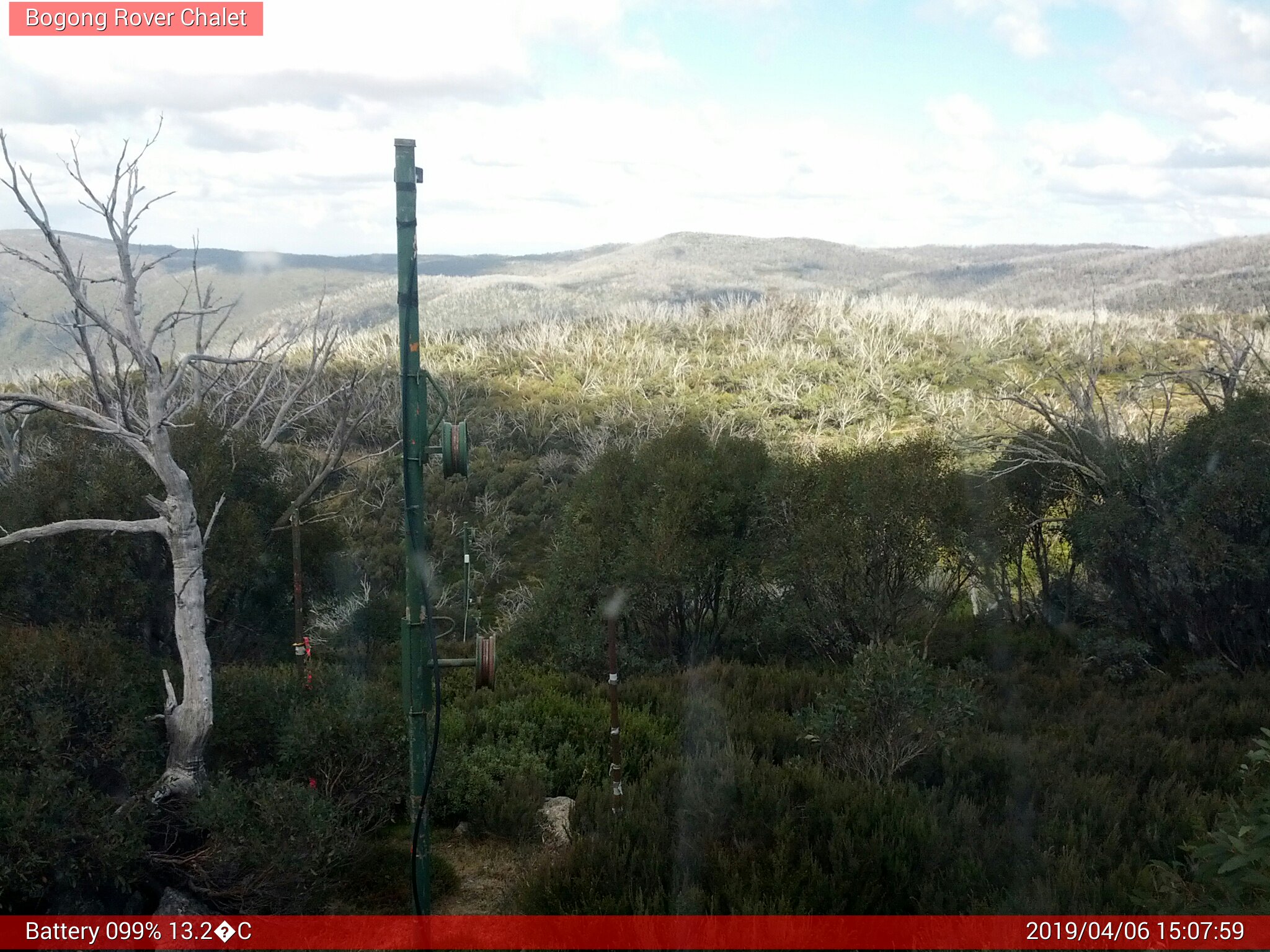 Bogong Web Cam 3:07pm Saturday 6th of April 2019