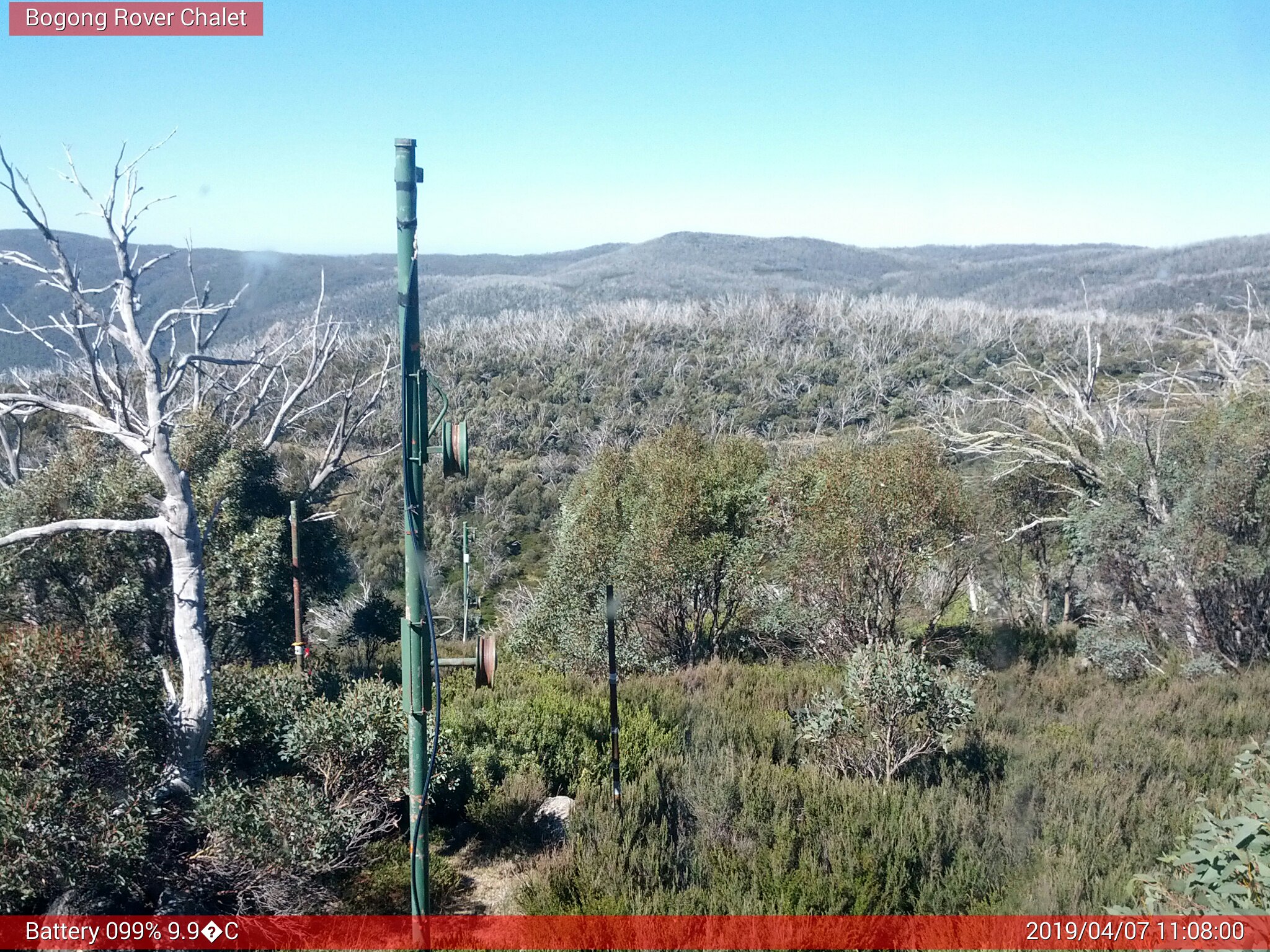 Bogong Web Cam 11:07am Sunday 7th of April 2019