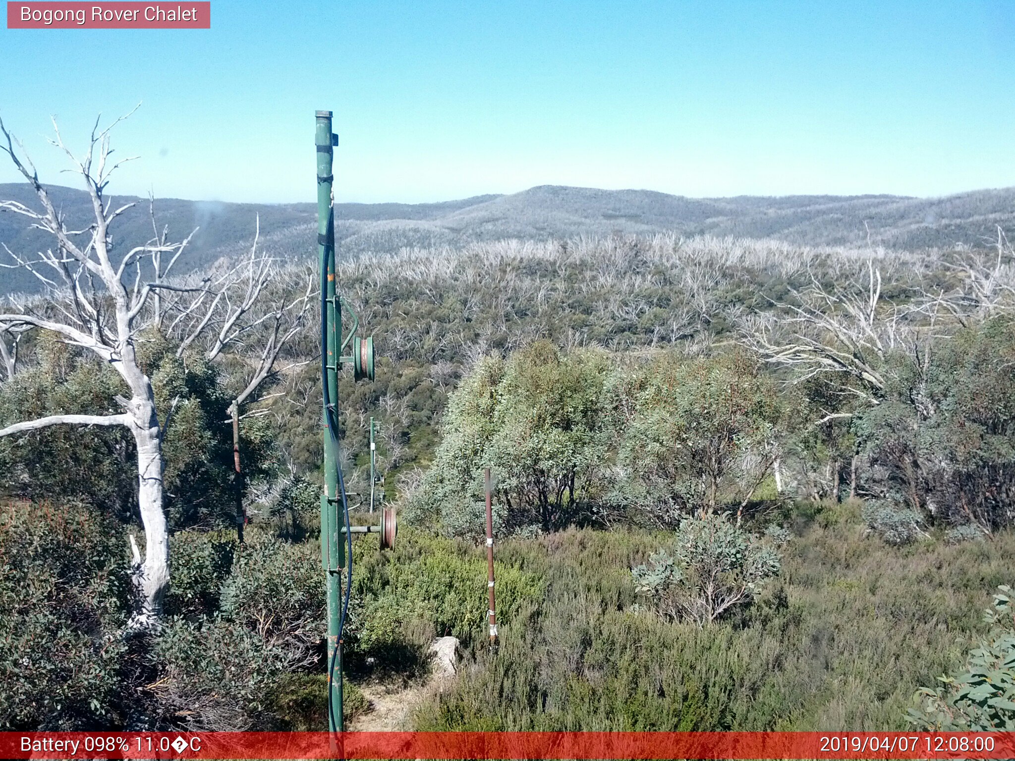 Bogong Web Cam 12:07pm Sunday 7th of April 2019