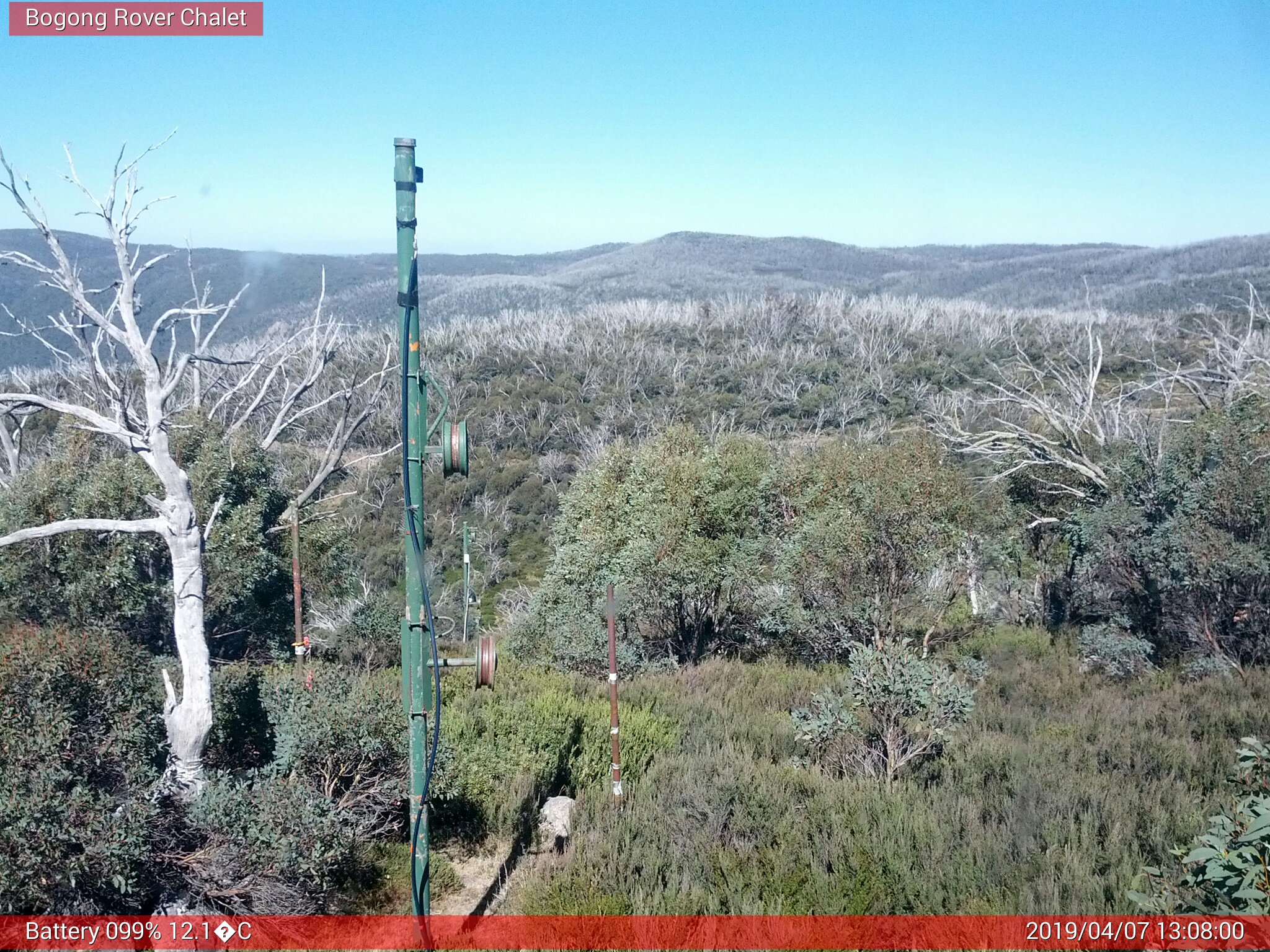 Bogong Web Cam 1:07pm Sunday 7th of April 2019