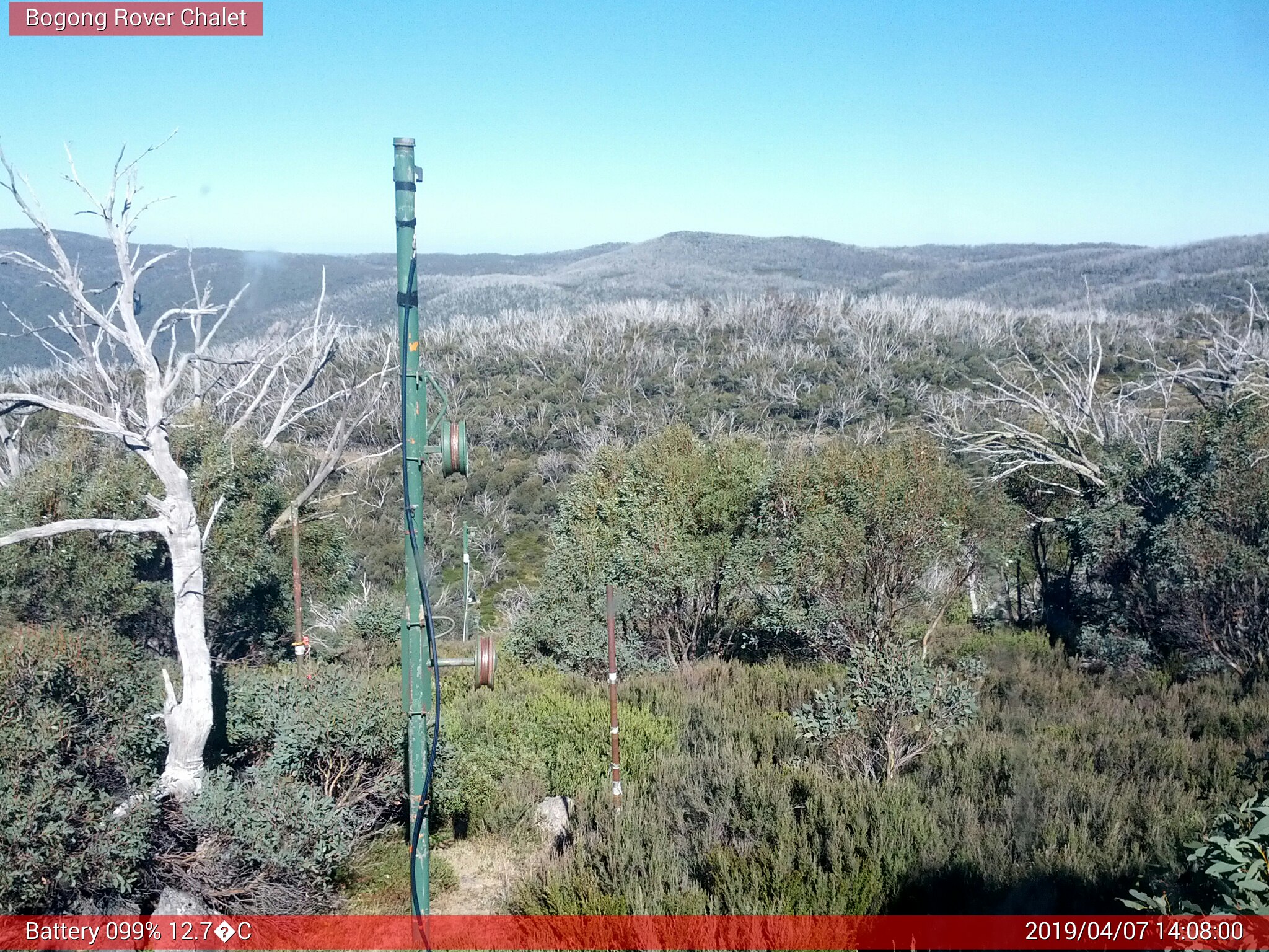 Bogong Web Cam 2:07pm Sunday 7th of April 2019