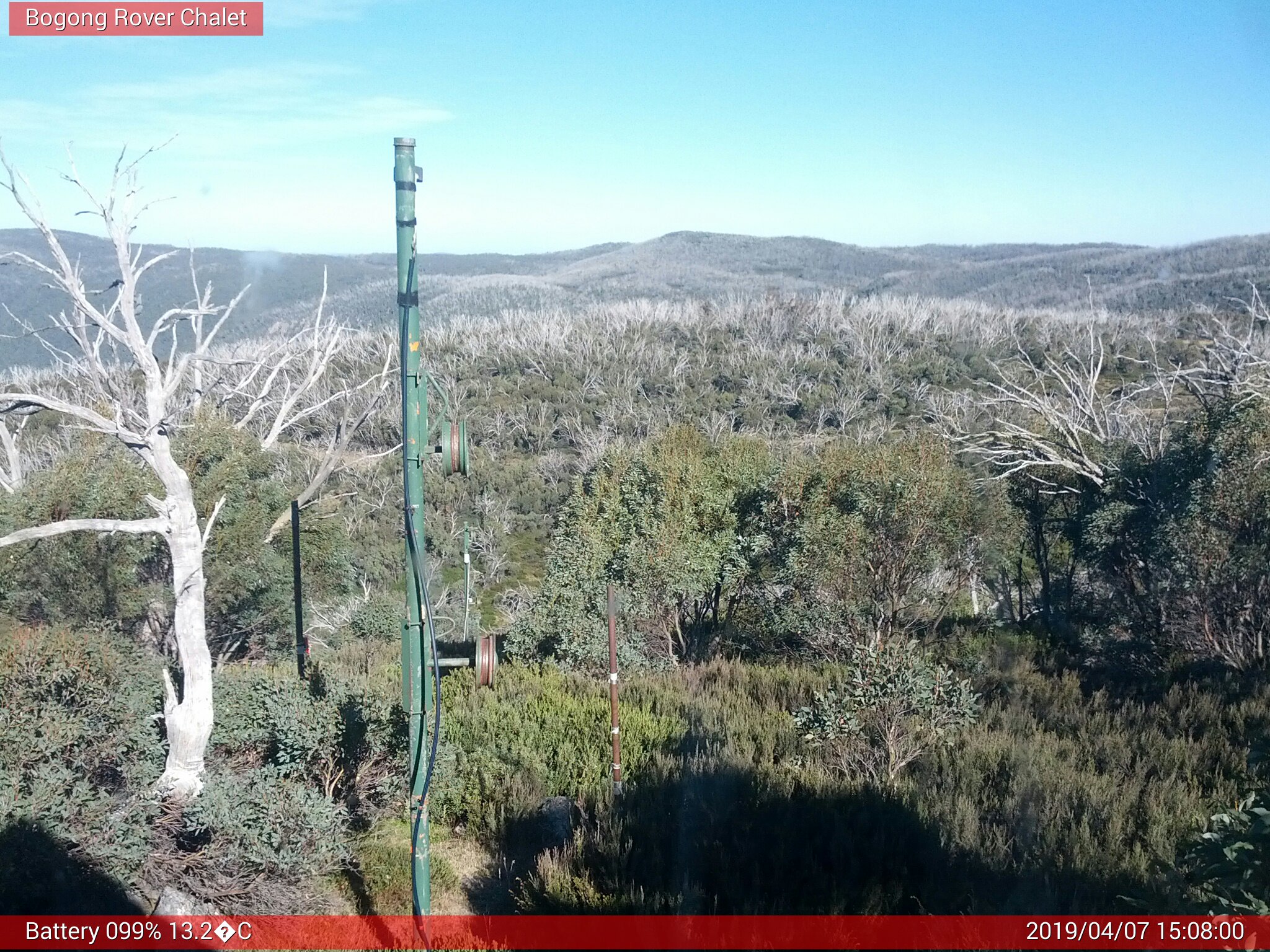 Bogong Web Cam 3:07pm Sunday 7th of April 2019