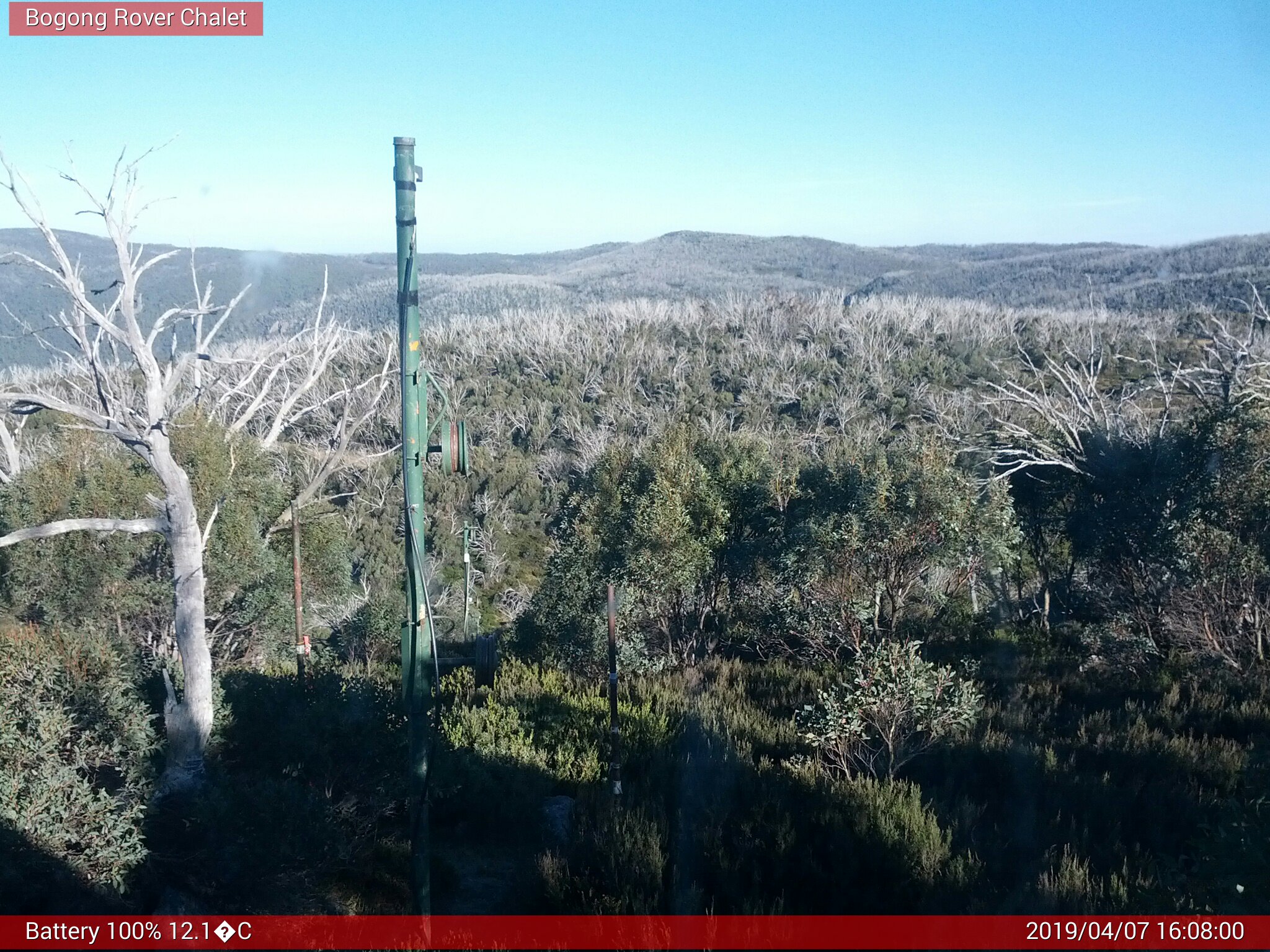 Bogong Web Cam 4:07pm Sunday 7th of April 2019