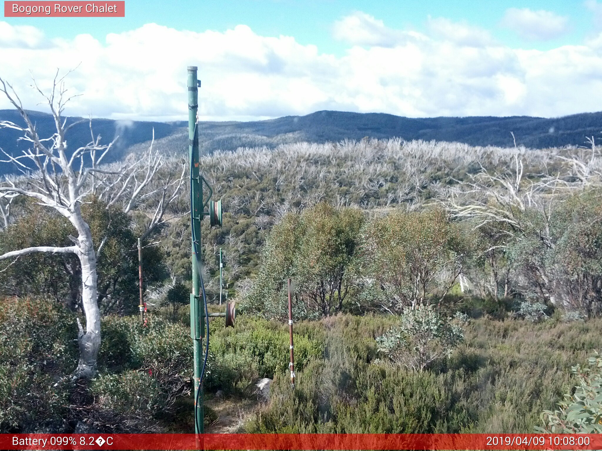 Bogong Web Cam 10:07am Tuesday 9th of April 2019