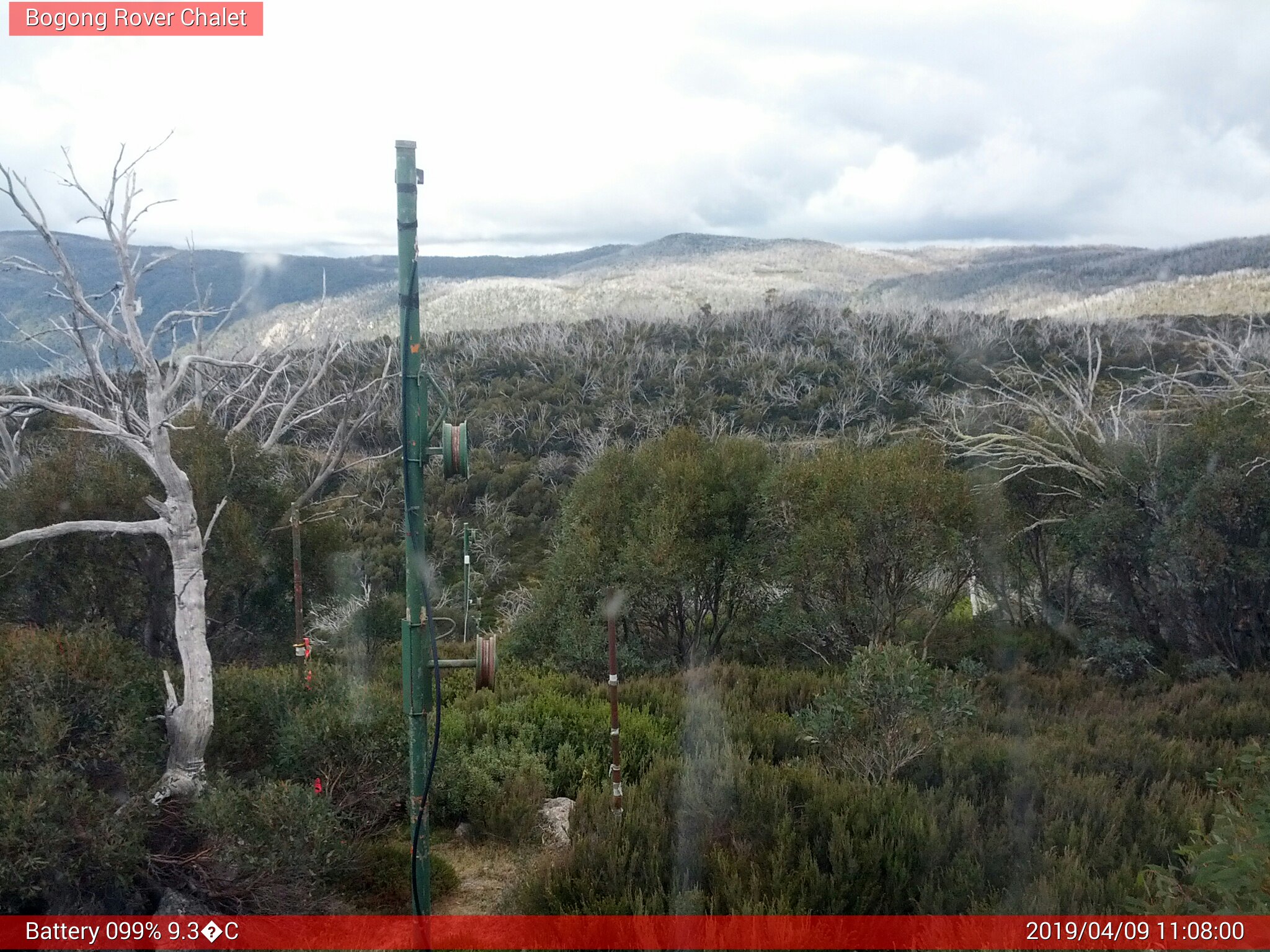 Bogong Web Cam 11:07am Tuesday 9th of April 2019