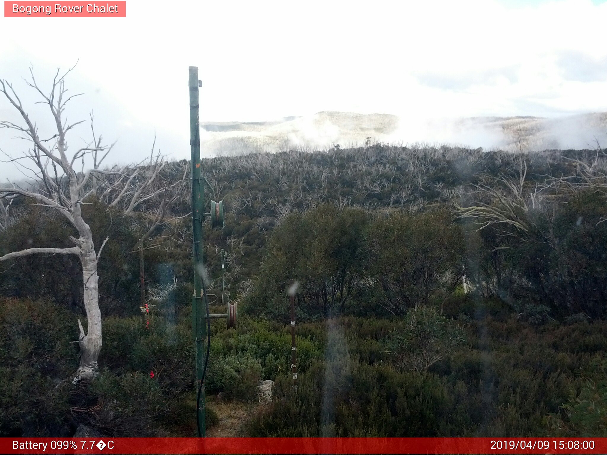 Bogong Web Cam 3:07pm Tuesday 9th of April 2019