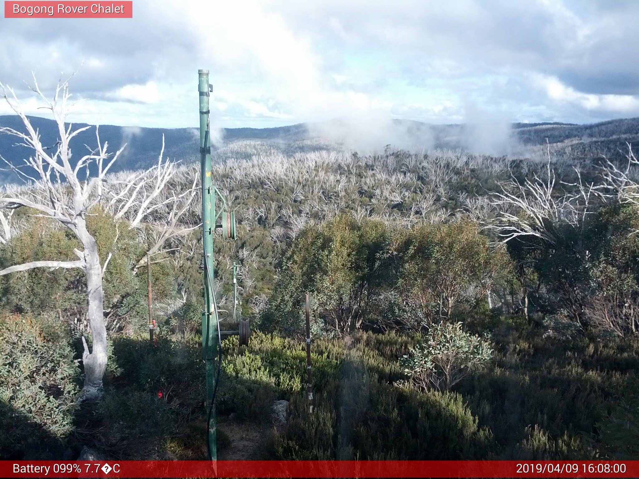 Bogong Web Cam 4:08pm Tuesday 9th of April 2019