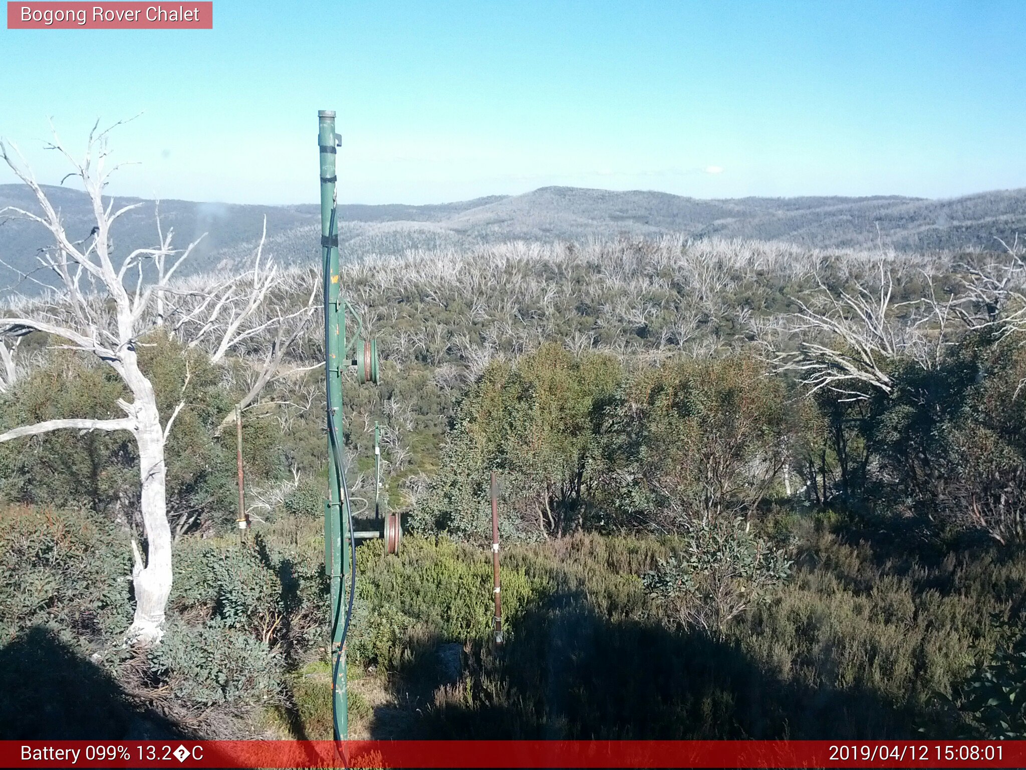 Bogong Web Cam 3:08pm Friday 12th of April 2019