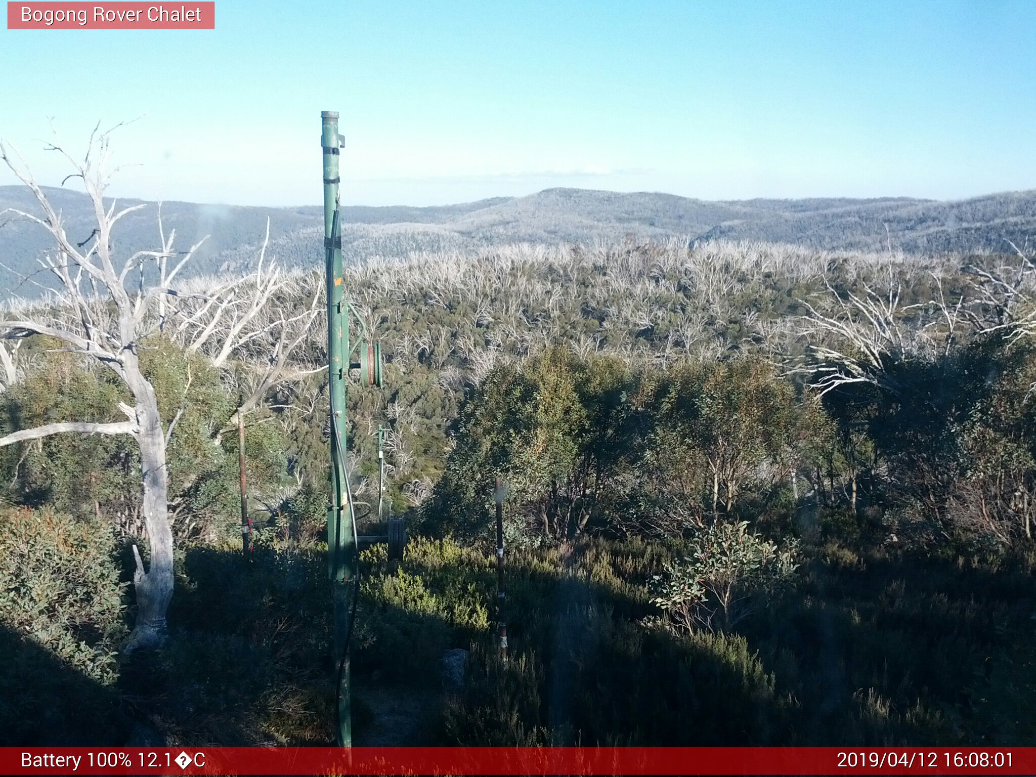 Bogong Web Cam 4:08pm Friday 12th of April 2019