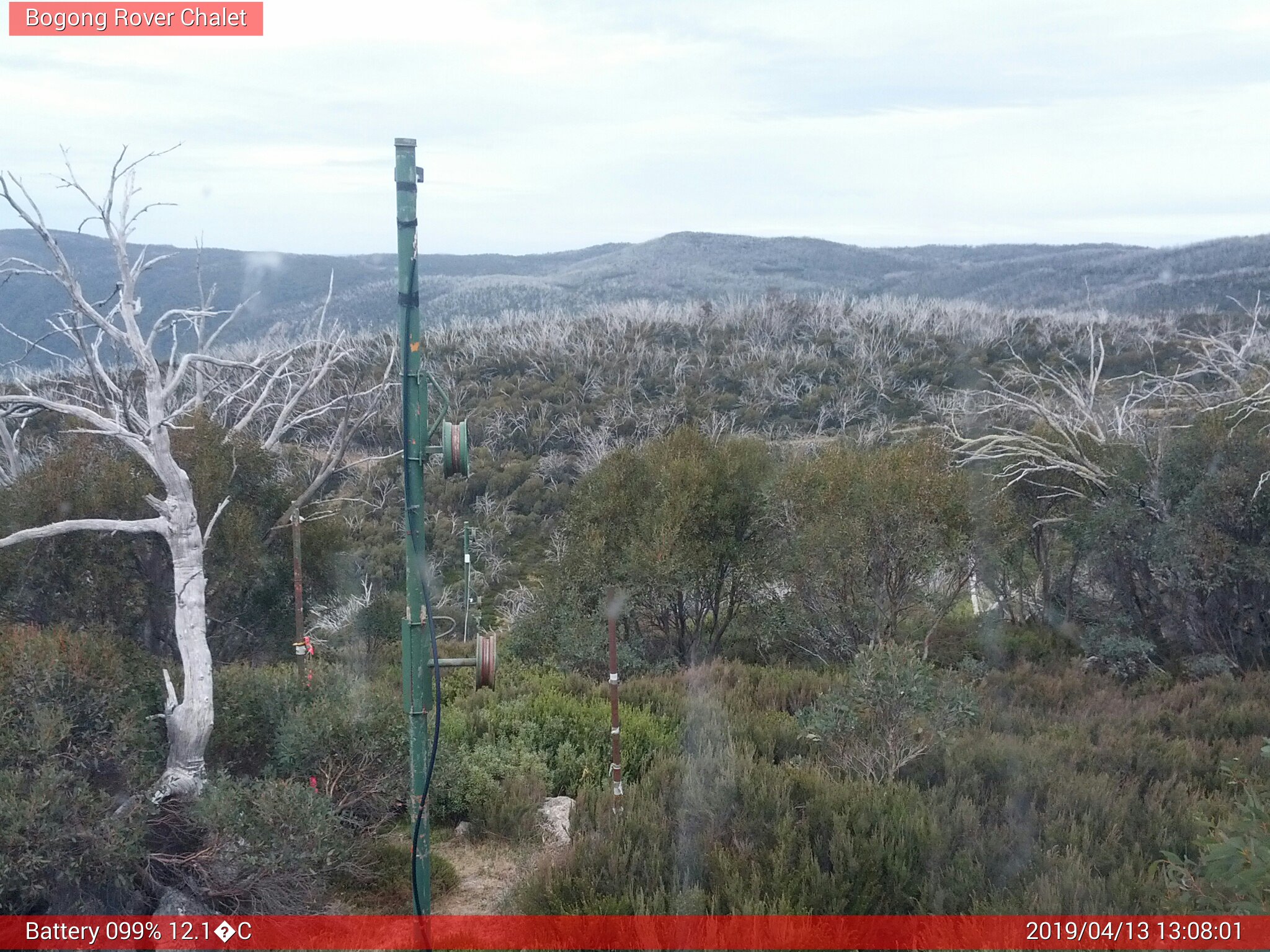 Bogong Web Cam 1:08pm Saturday 13th of April 2019