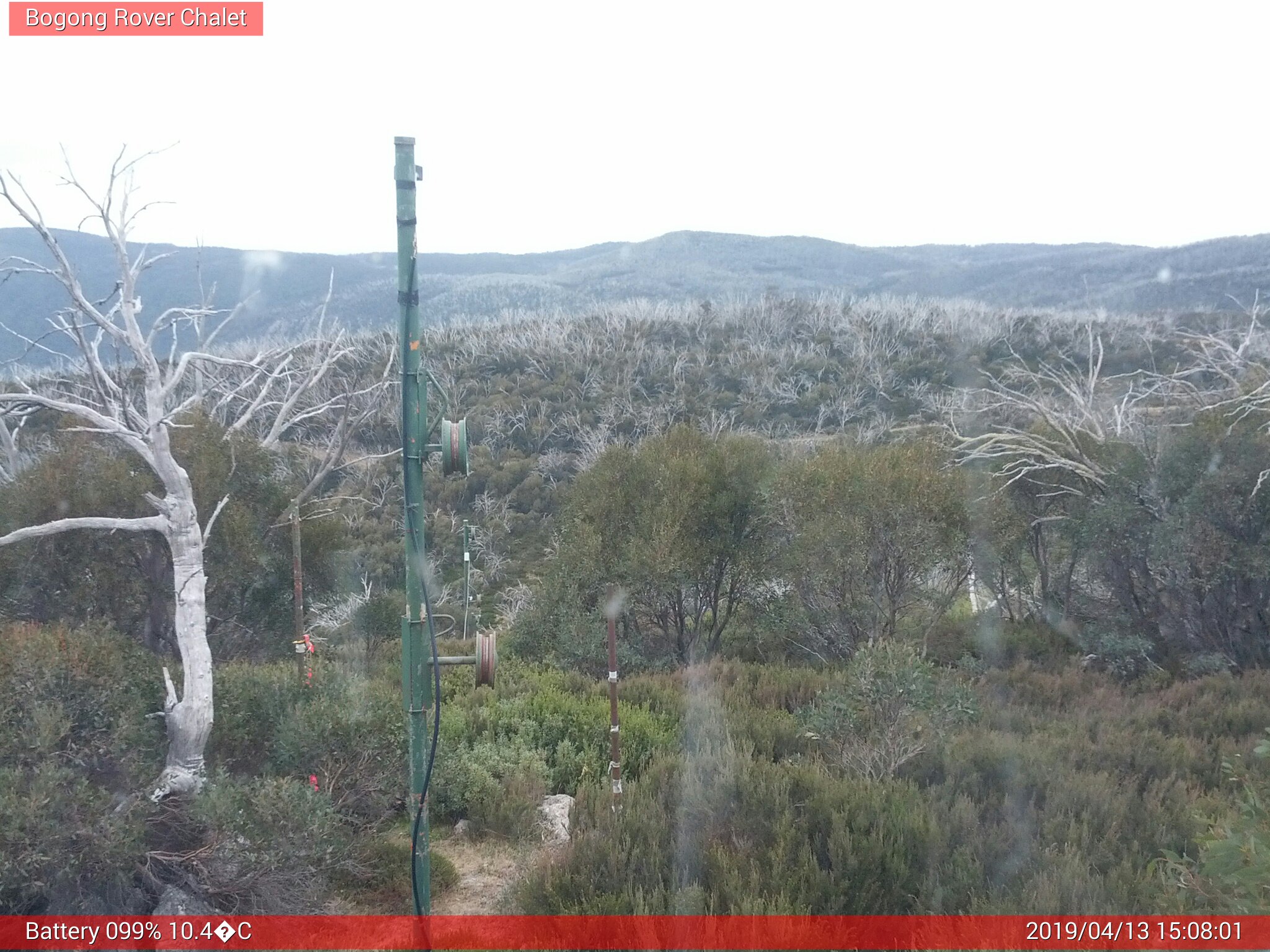 Bogong Web Cam 3:08pm Saturday 13th of April 2019