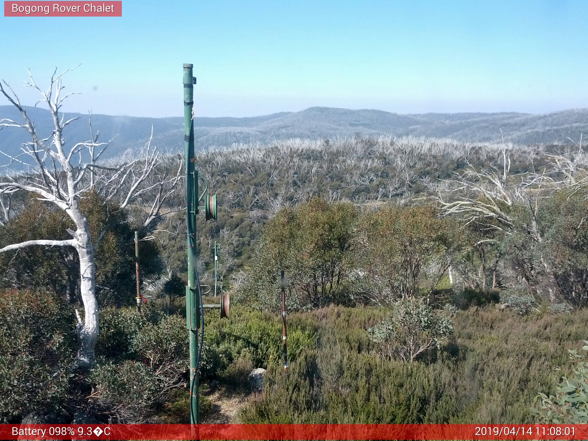 Bogong Web Cam 11:08am Sunday 14th of April 2019