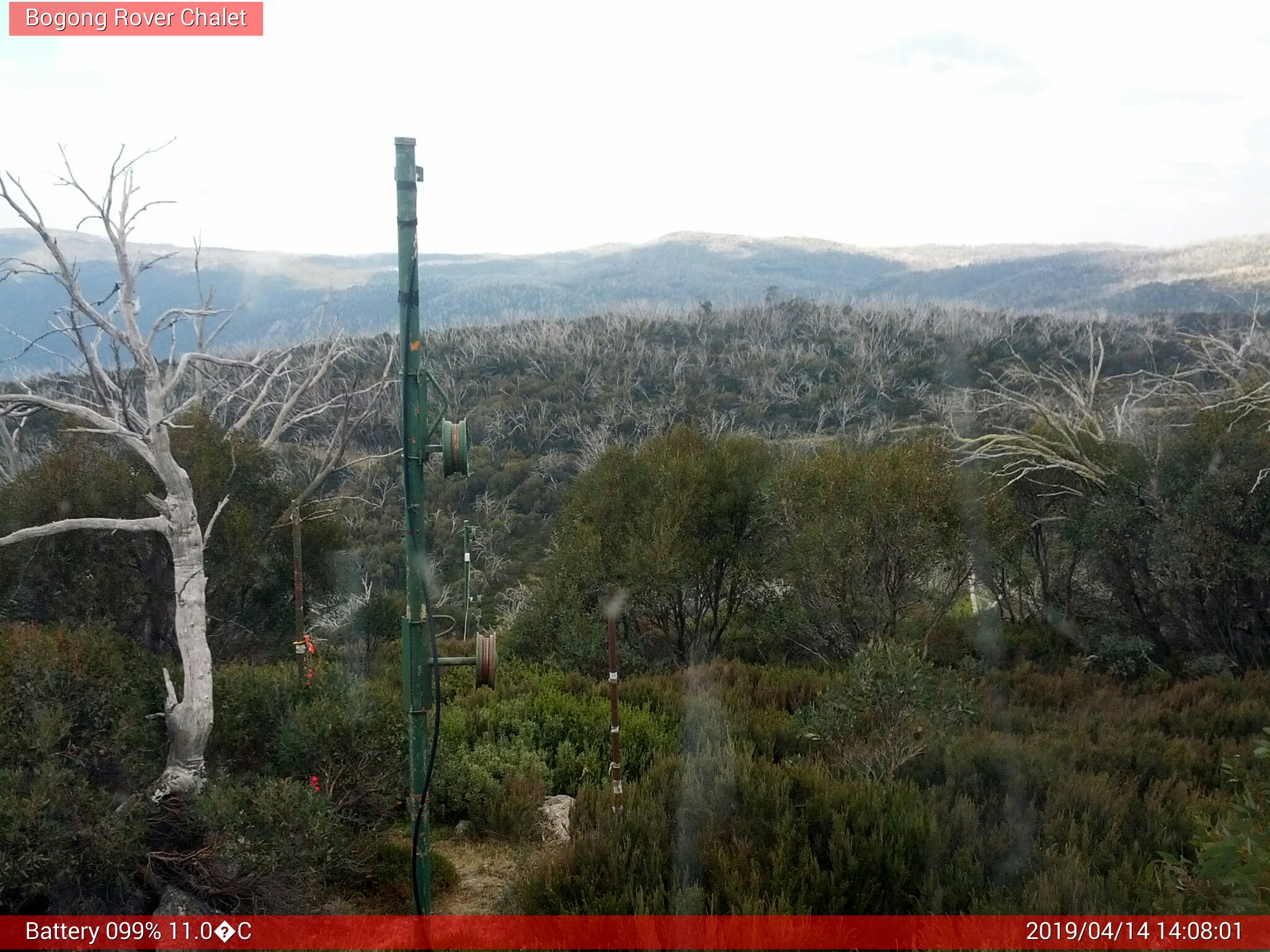 Bogong Web Cam 2:08pm Sunday 14th of April 2019