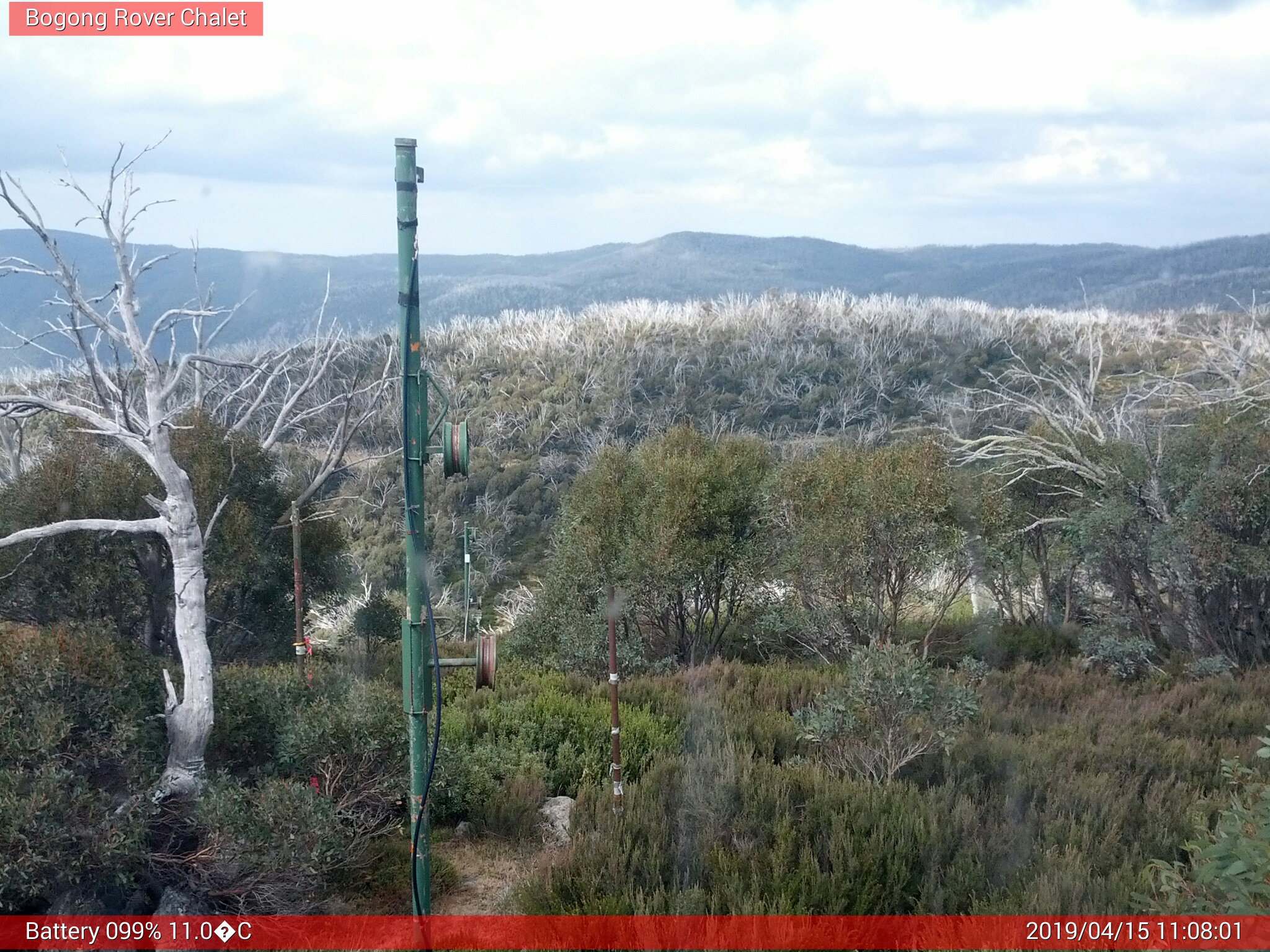 Bogong Web Cam 11:08am Monday 15th of April 2019