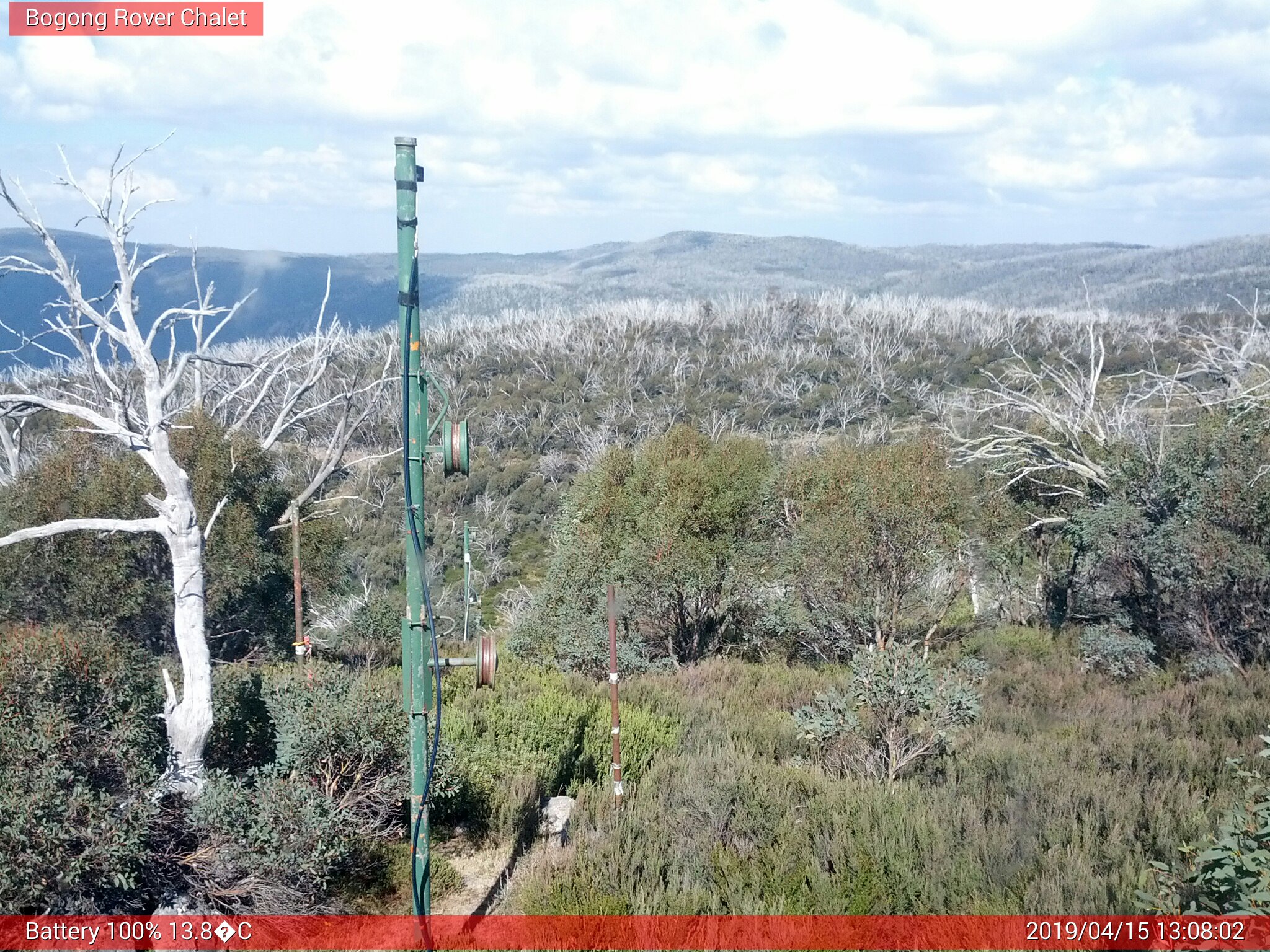 Bogong Web Cam 1:08pm Monday 15th of April 2019