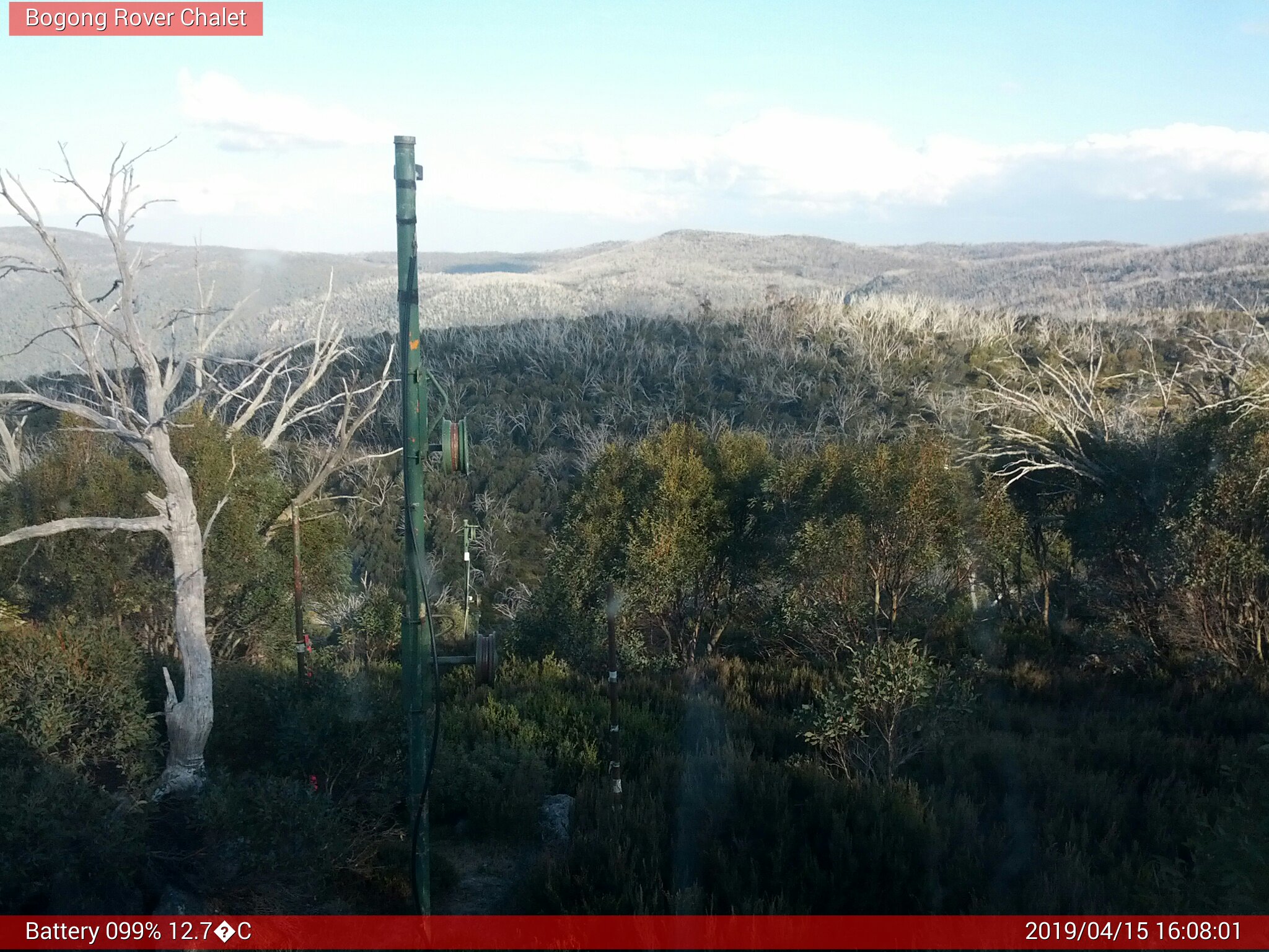 Bogong Web Cam 4:08pm Monday 15th of April 2019