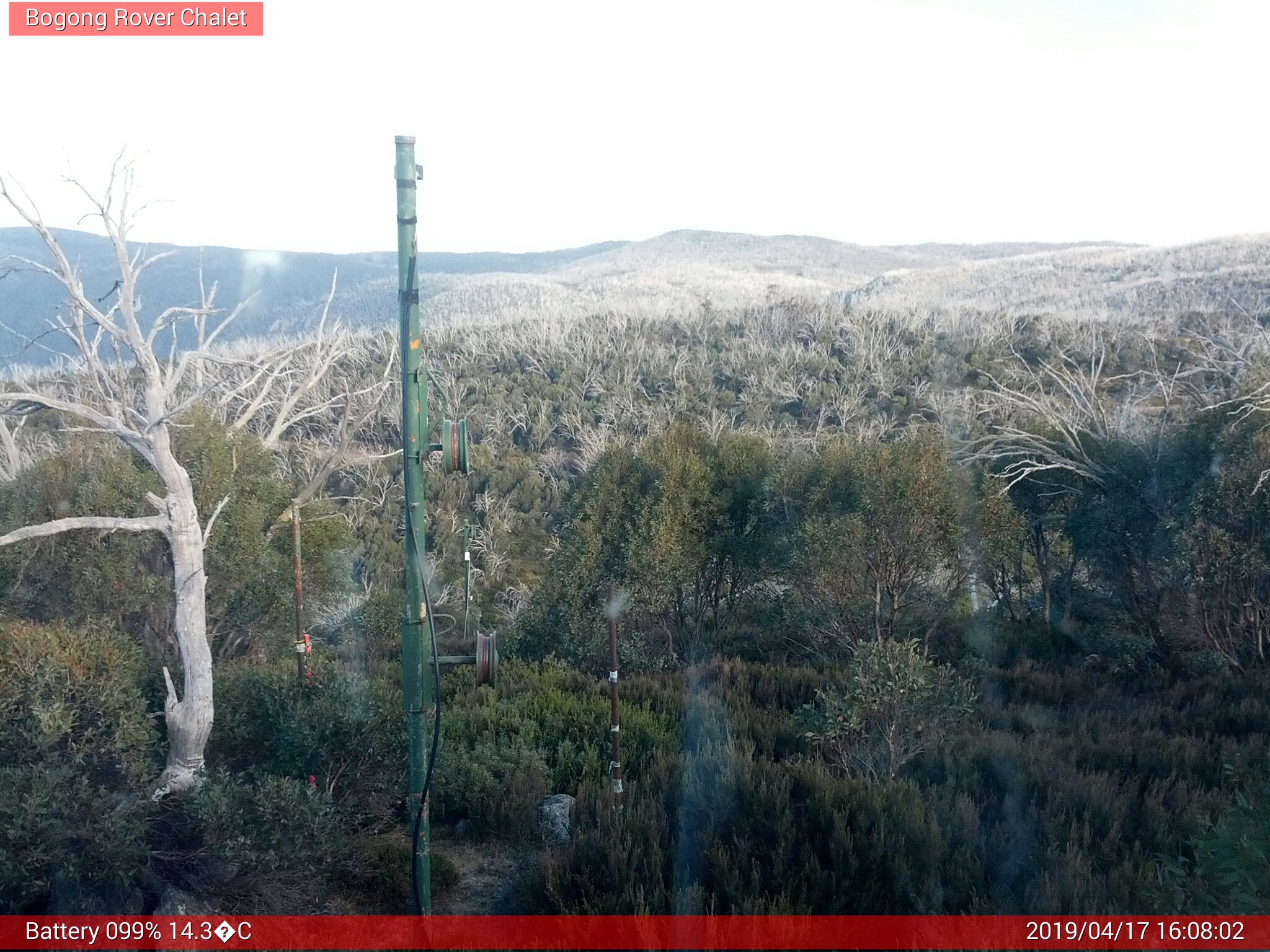 Bogong Web Cam 4:08pm Wednesday 17th of April 2019