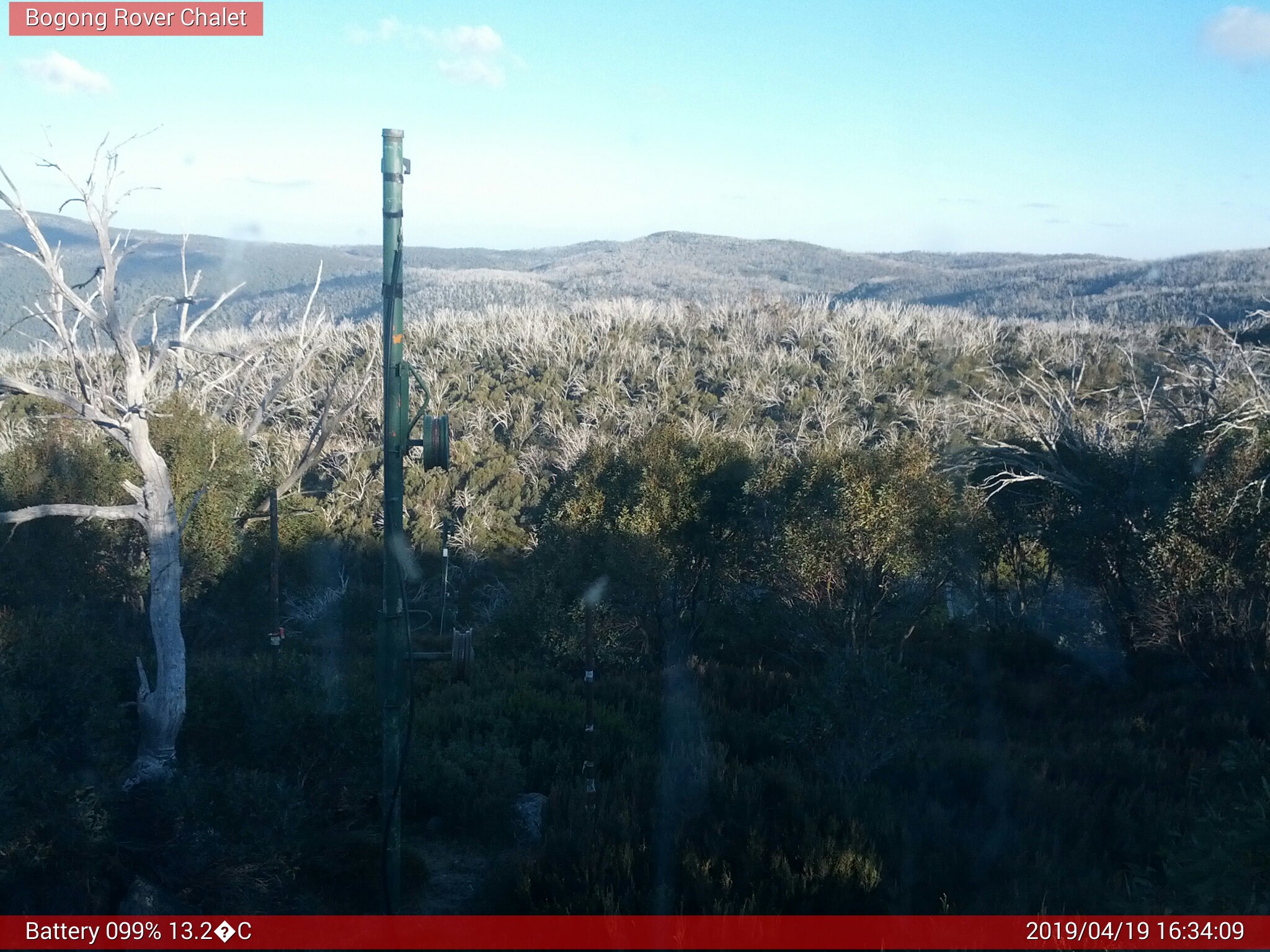 Bogong Web Cam 4:34pm Friday 19th of April 2019