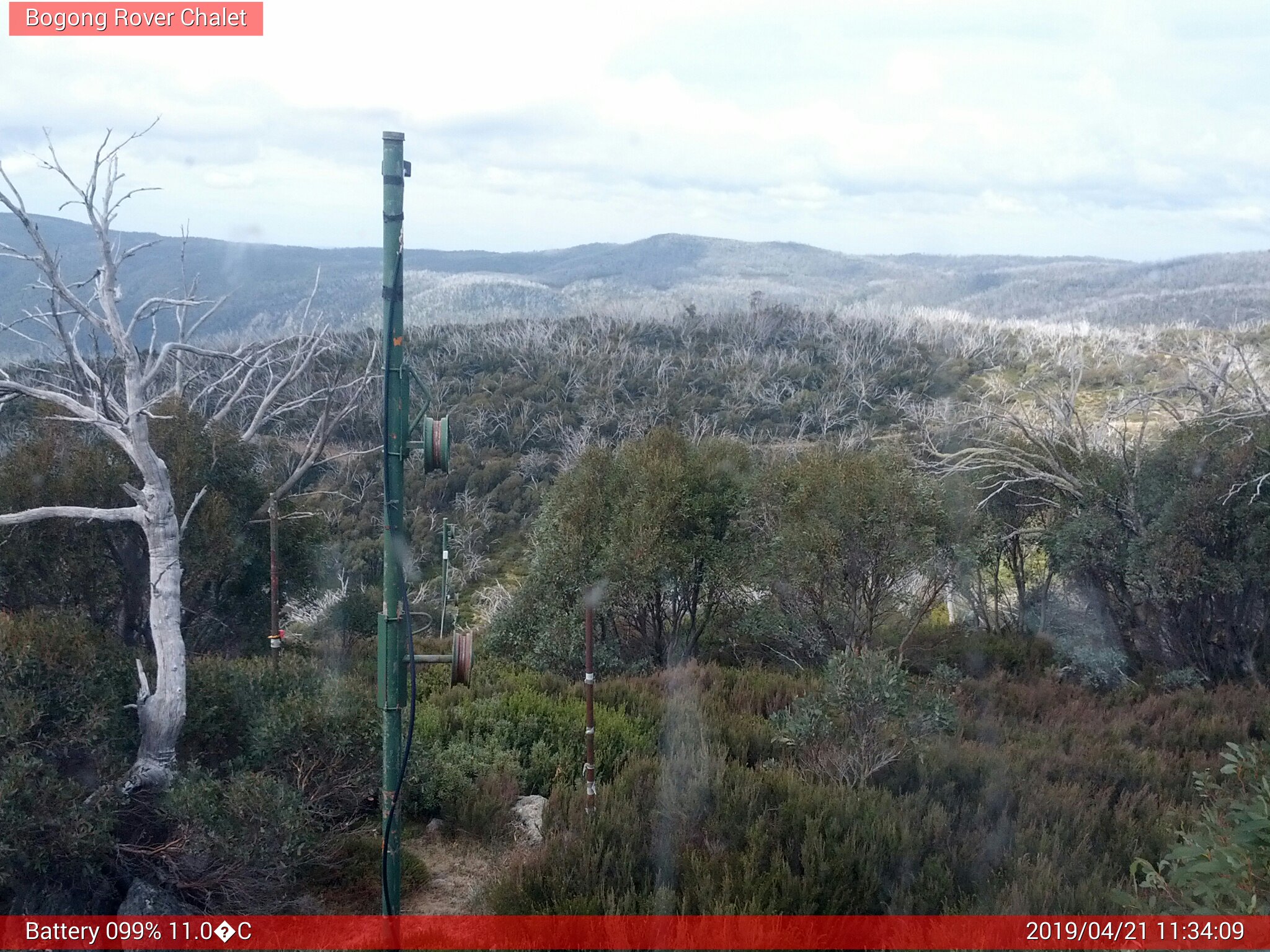 Bogong Web Cam 11:34am Sunday 21st of April 2019