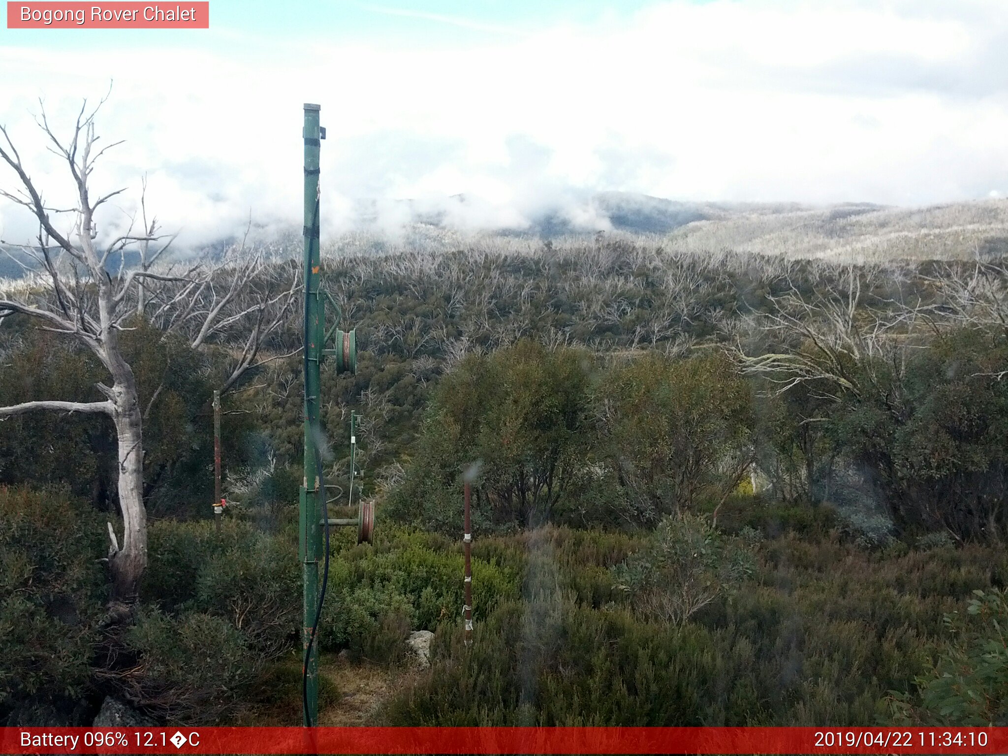 Bogong Web Cam 11:34am Monday 22nd of April 2019