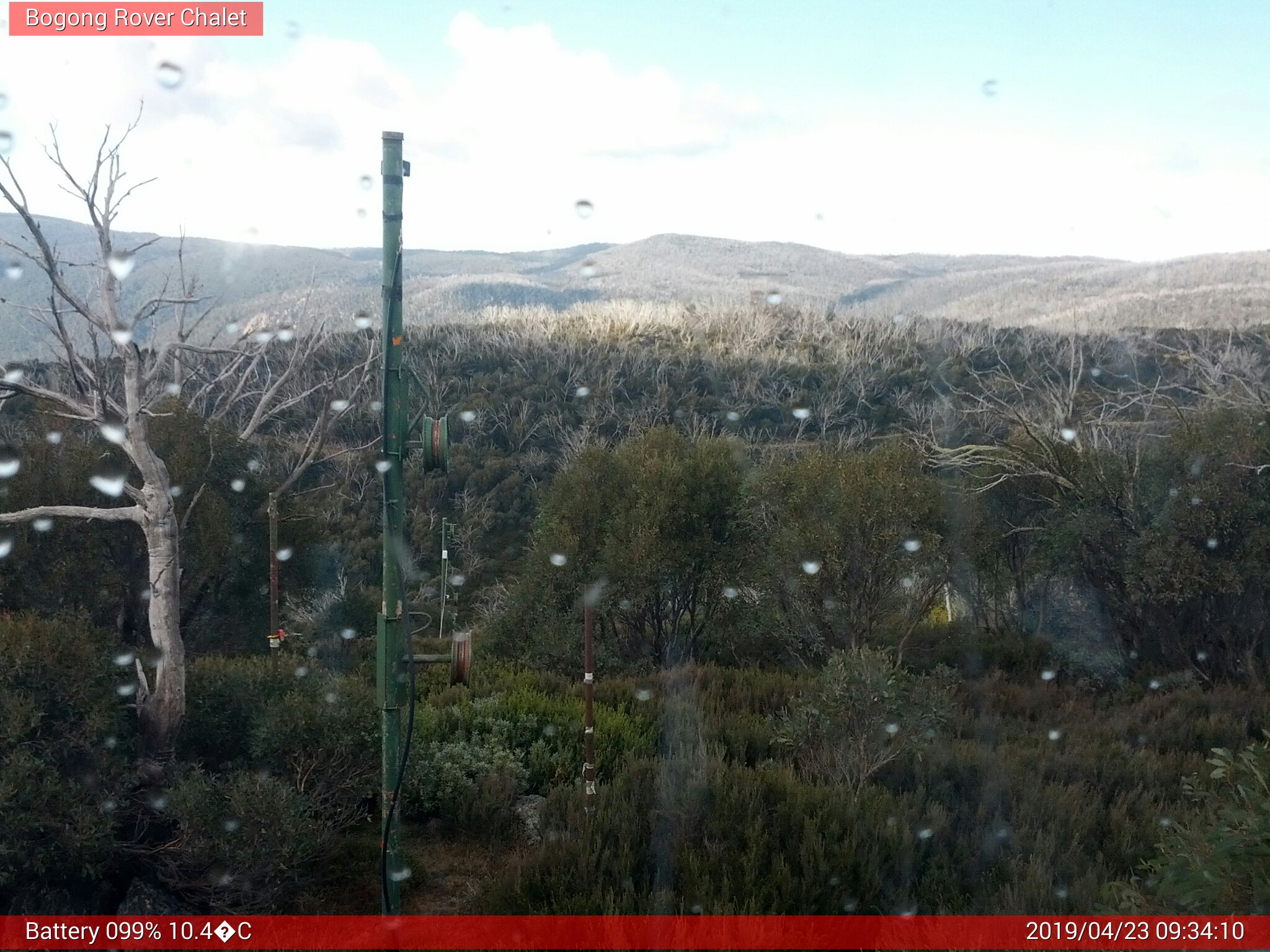 Bogong Web Cam 9:34am Tuesday 23rd of April 2019