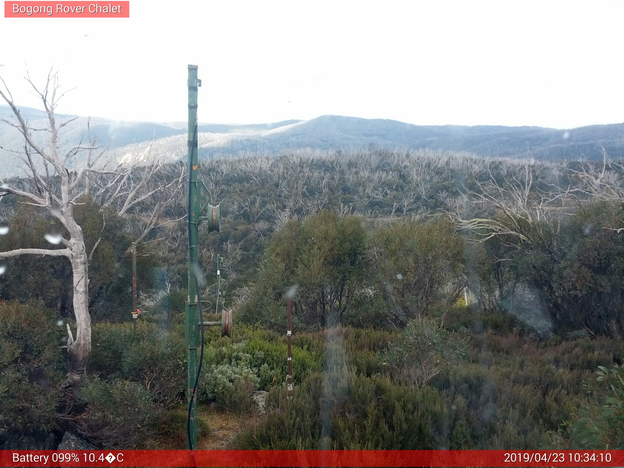 Bogong Web Cam 10:34am Tuesday 23rd of April 2019