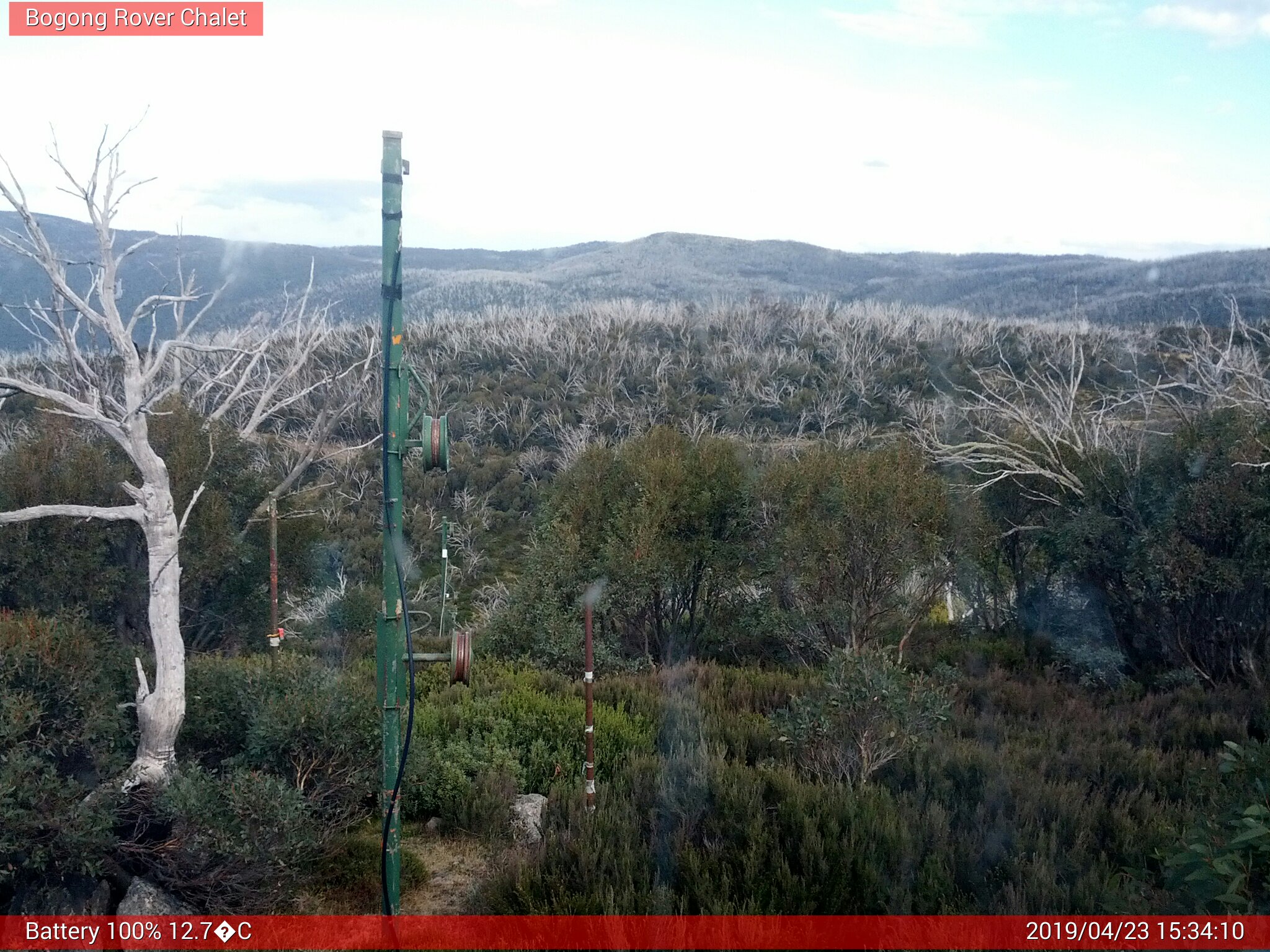 Bogong Web Cam 3:34pm Tuesday 23rd of April 2019