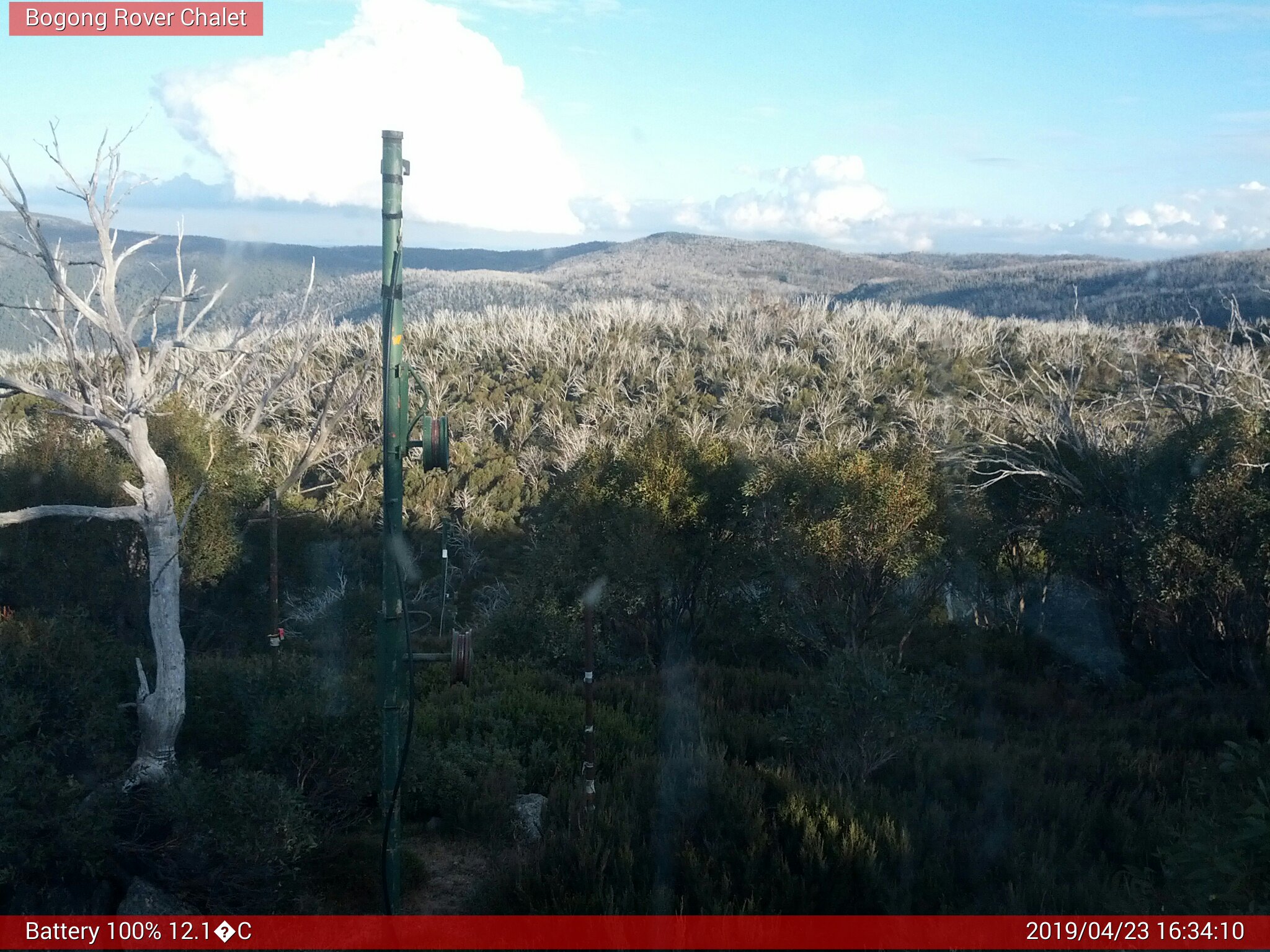 Bogong Web Cam 4:34pm Tuesday 23rd of April 2019