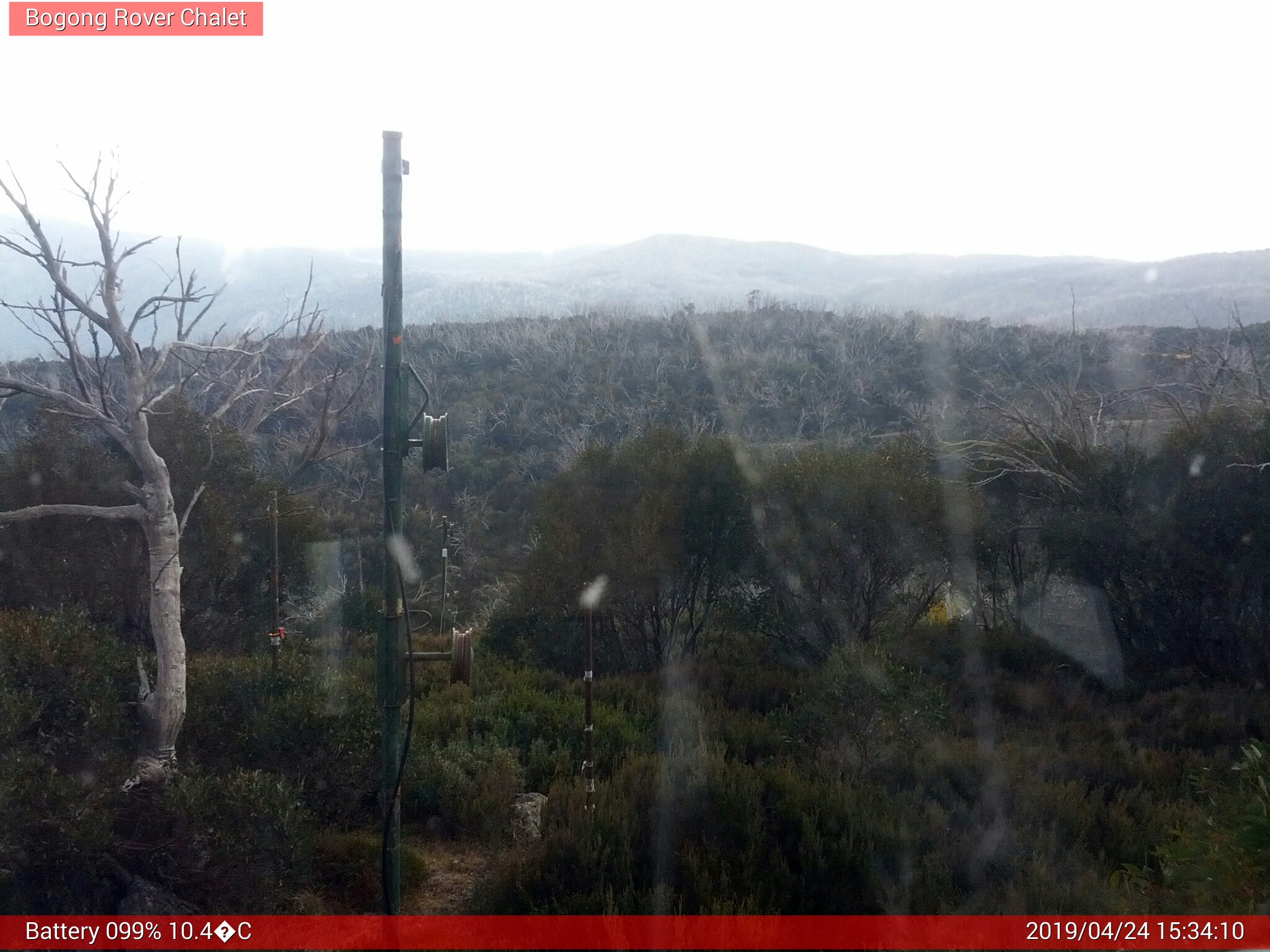 Bogong Web Cam 3:34pm Wednesday 24th of April 2019