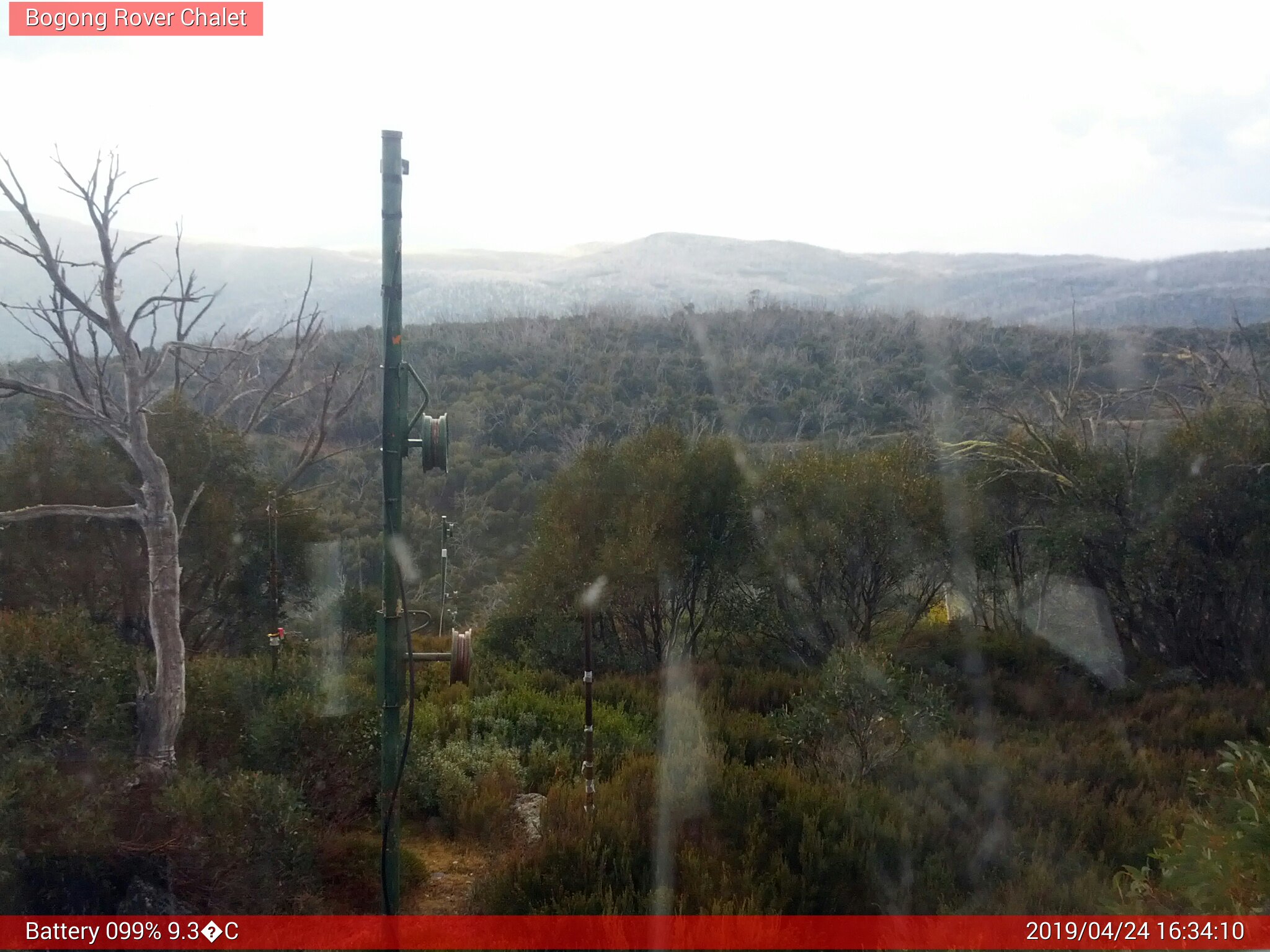 Bogong Web Cam 4:34pm Wednesday 24th of April 2019