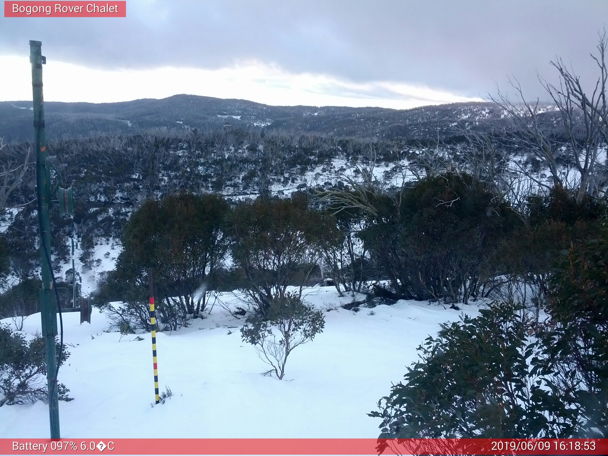 Bogong Web Cam 4:18pm Sunday 9th of June 2019