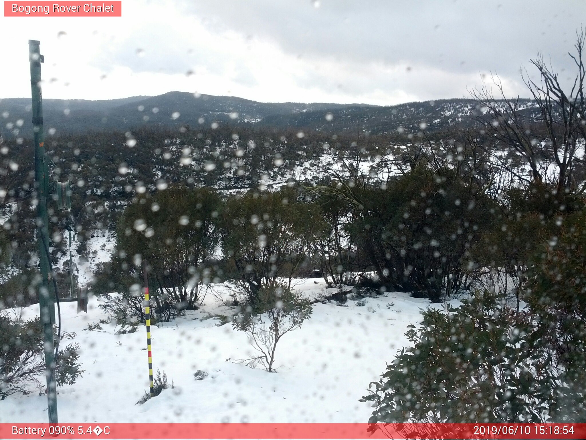 Bogong Web Cam 3:18pm Monday 10th of June 2019