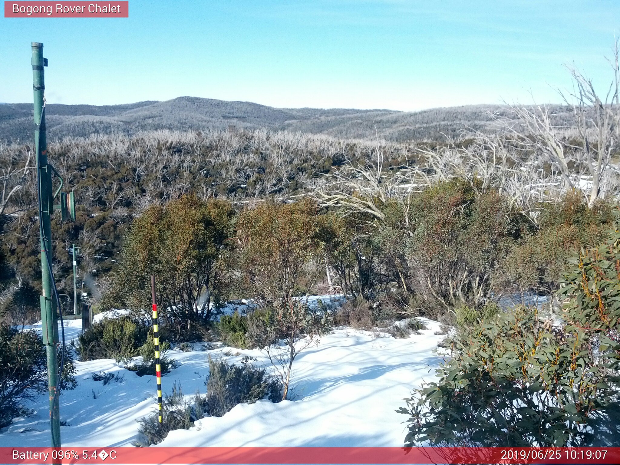 Bogong Web Cam 10:19am Tuesday 25th of June 2019