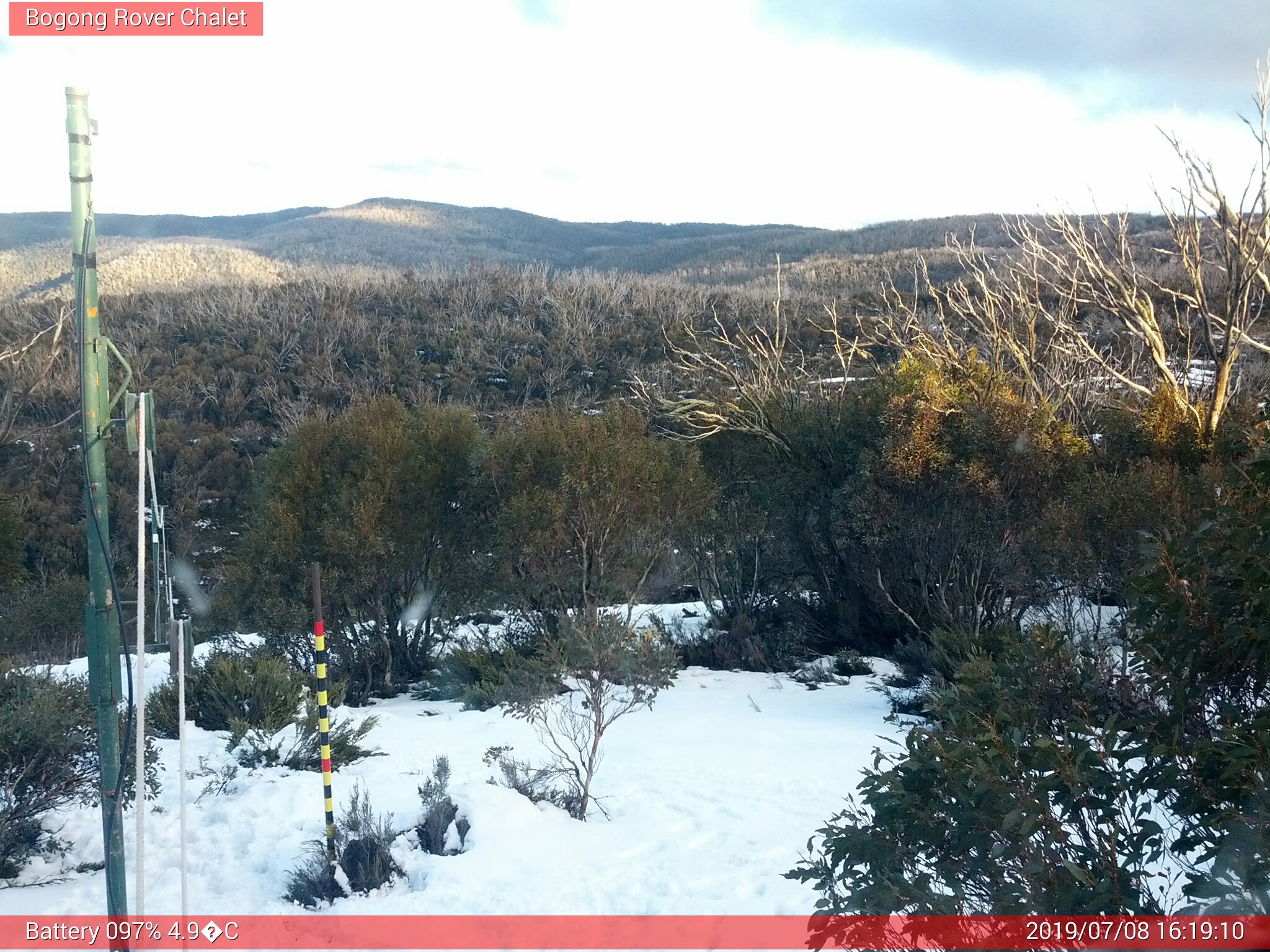 Bogong Web Cam 4:19pm Monday 8th of July 2019