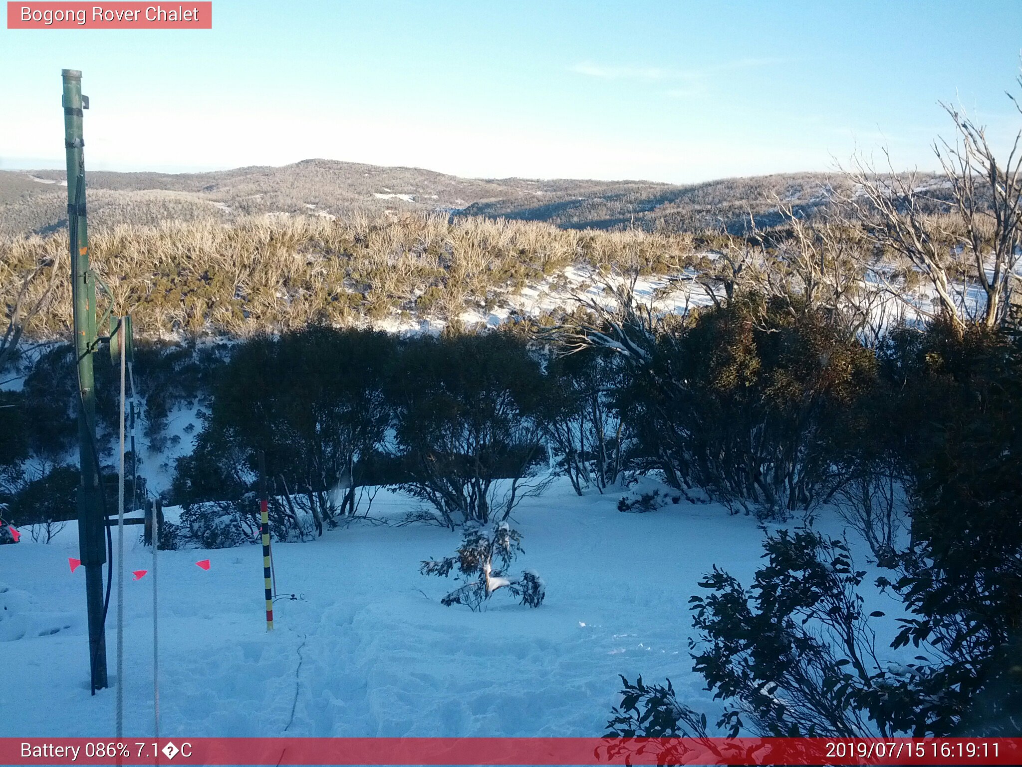 Bogong Web Cam 4:19pm Monday 15th of July 2019