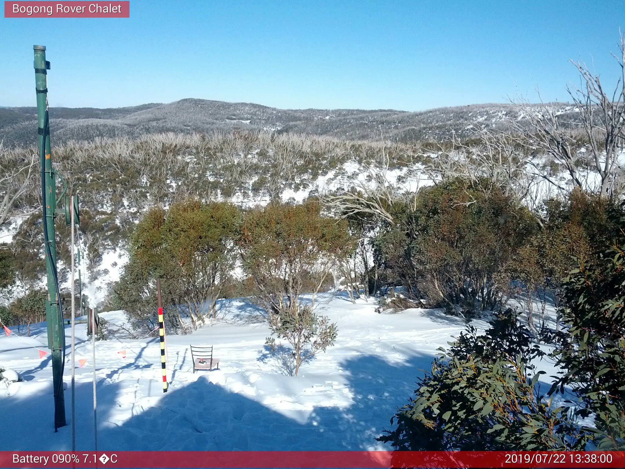 Bogong Web Cam 1:37pm Monday 22nd of July 2019