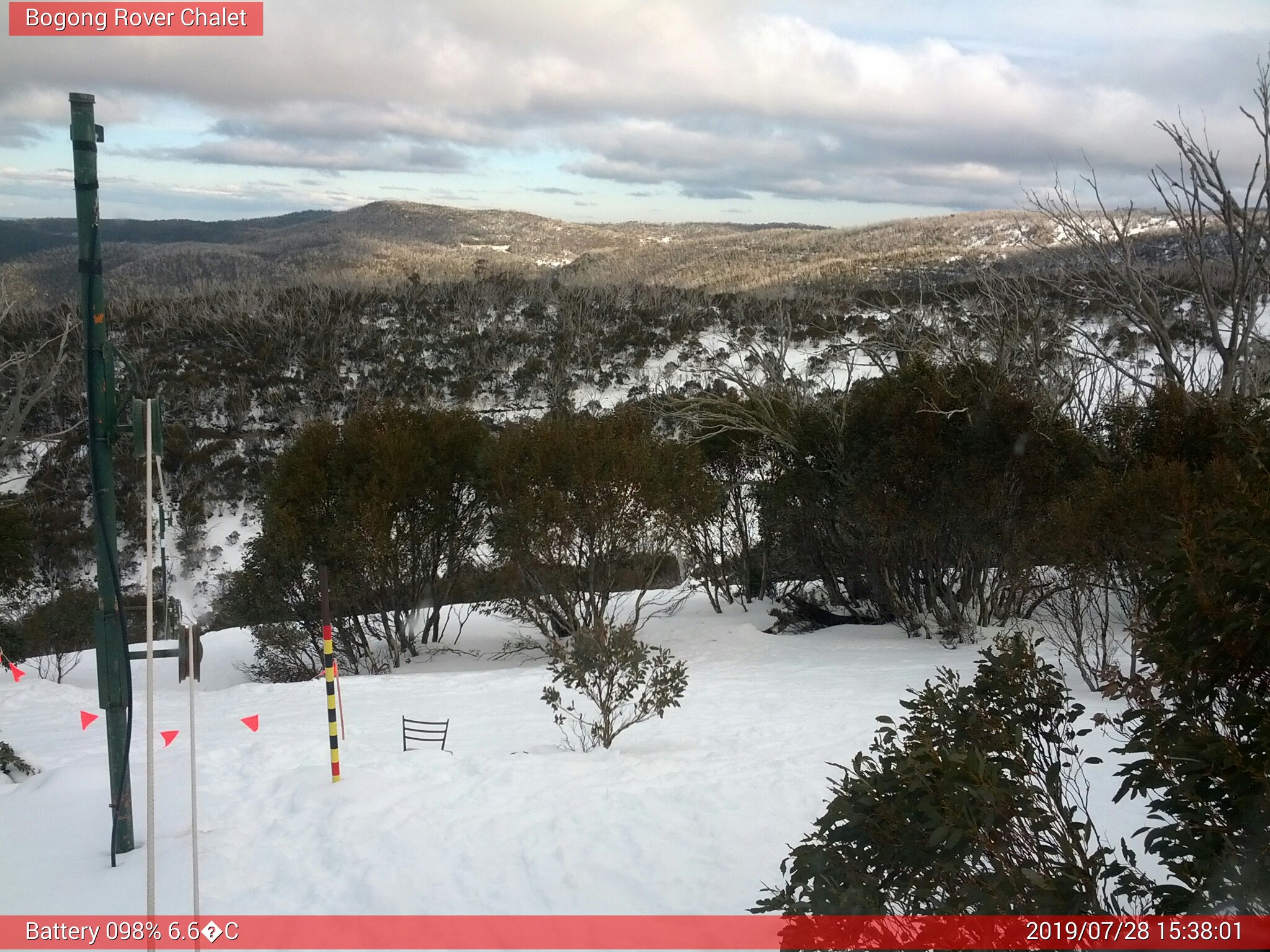 Bogong Web Cam 3:38pm Sunday 28th of July 2019