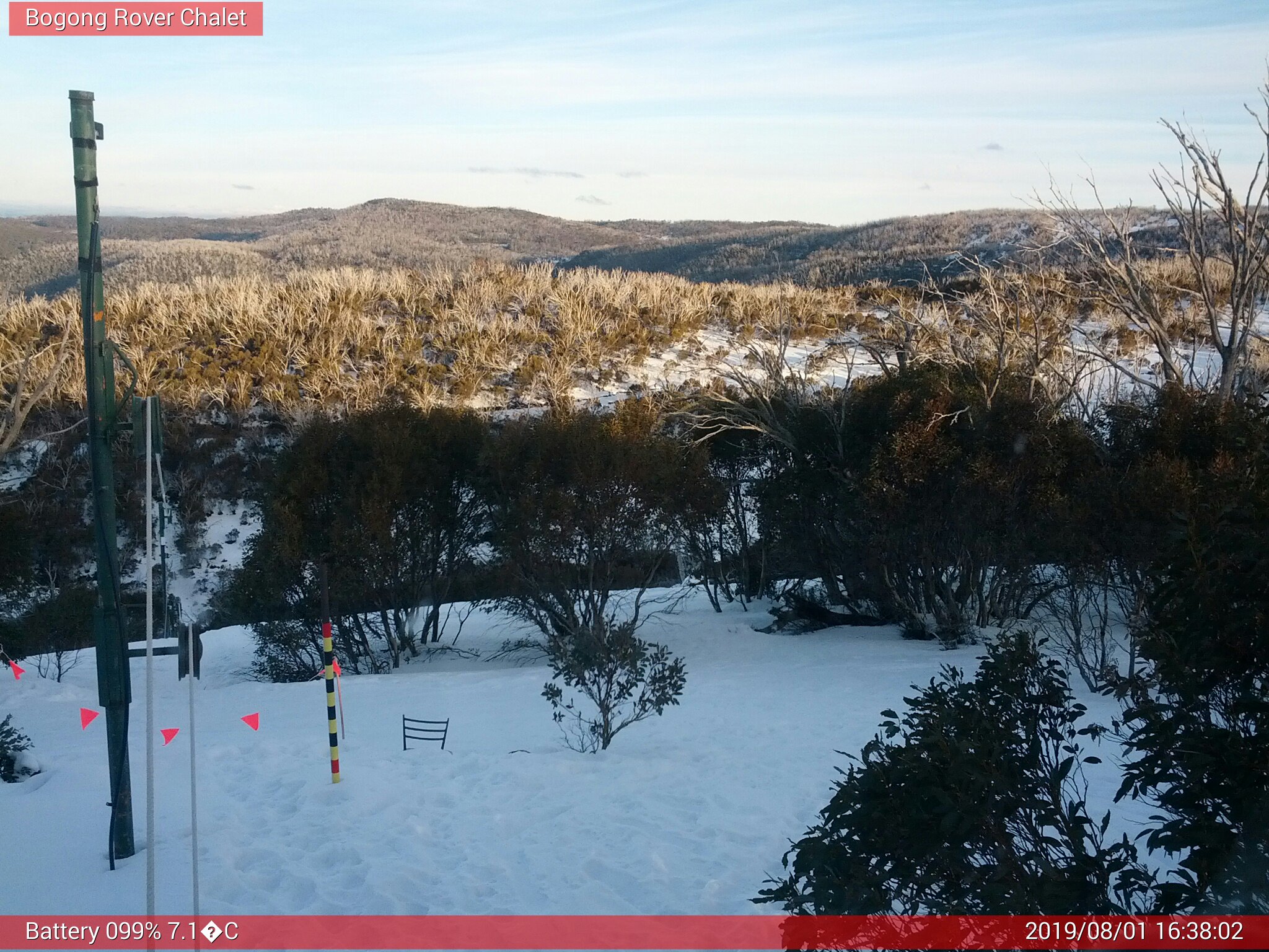 Bogong Web Cam 4:38pm Thursday 1st of August 2019