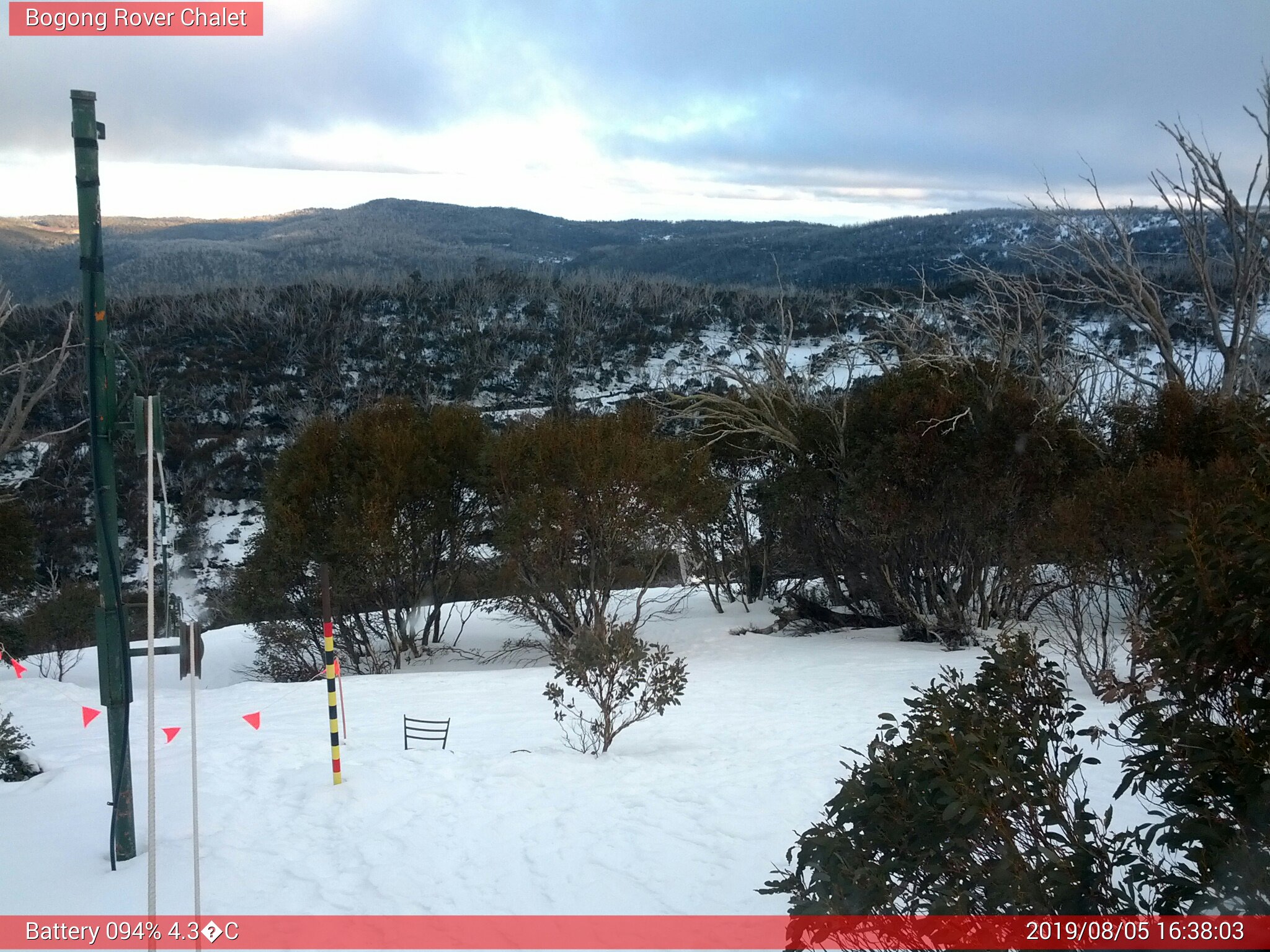 Bogong Web Cam 4:38pm Monday 5th of August 2019