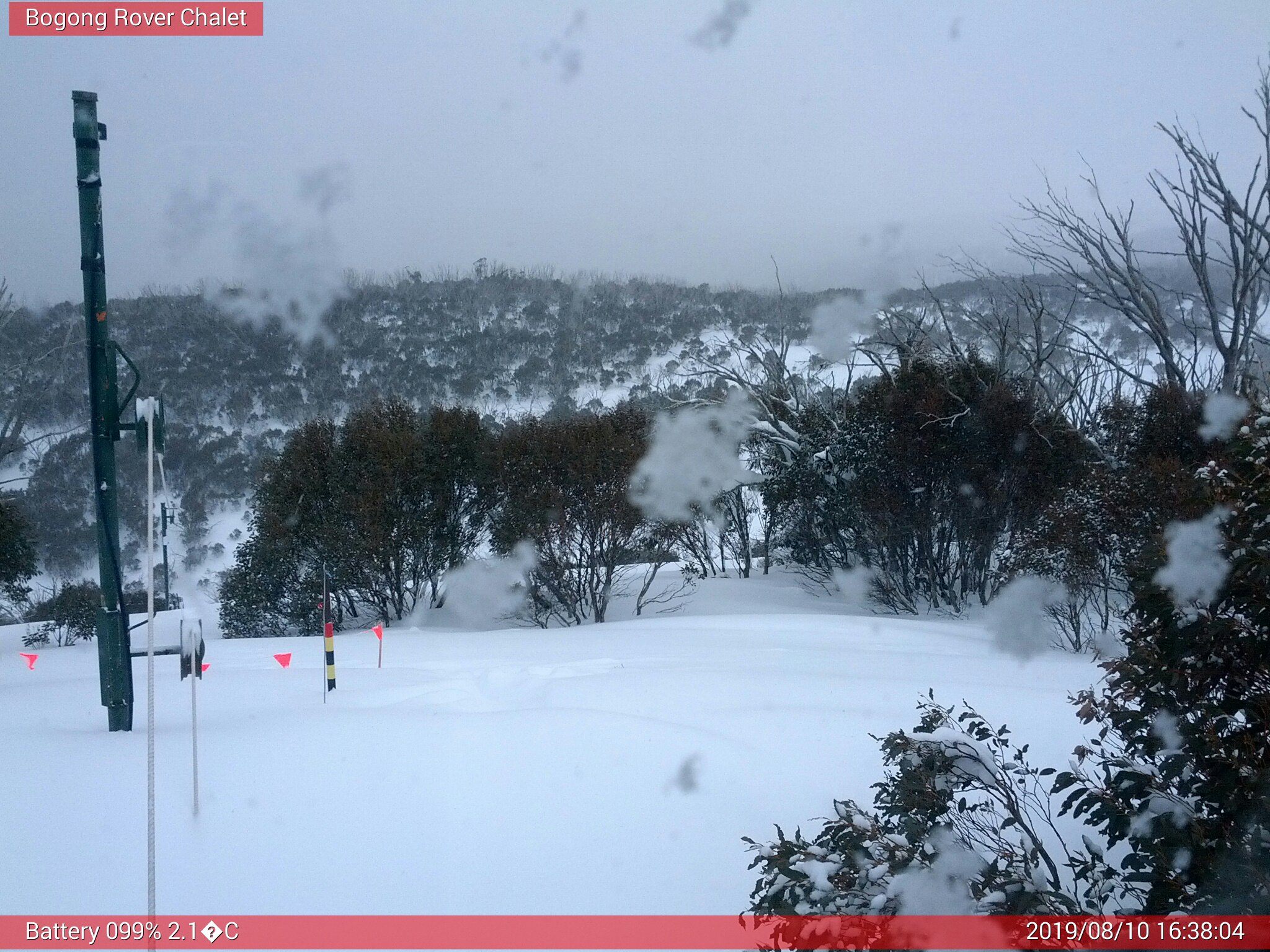 Bogong Web Cam 4:38pm Saturday 10th of August 2019