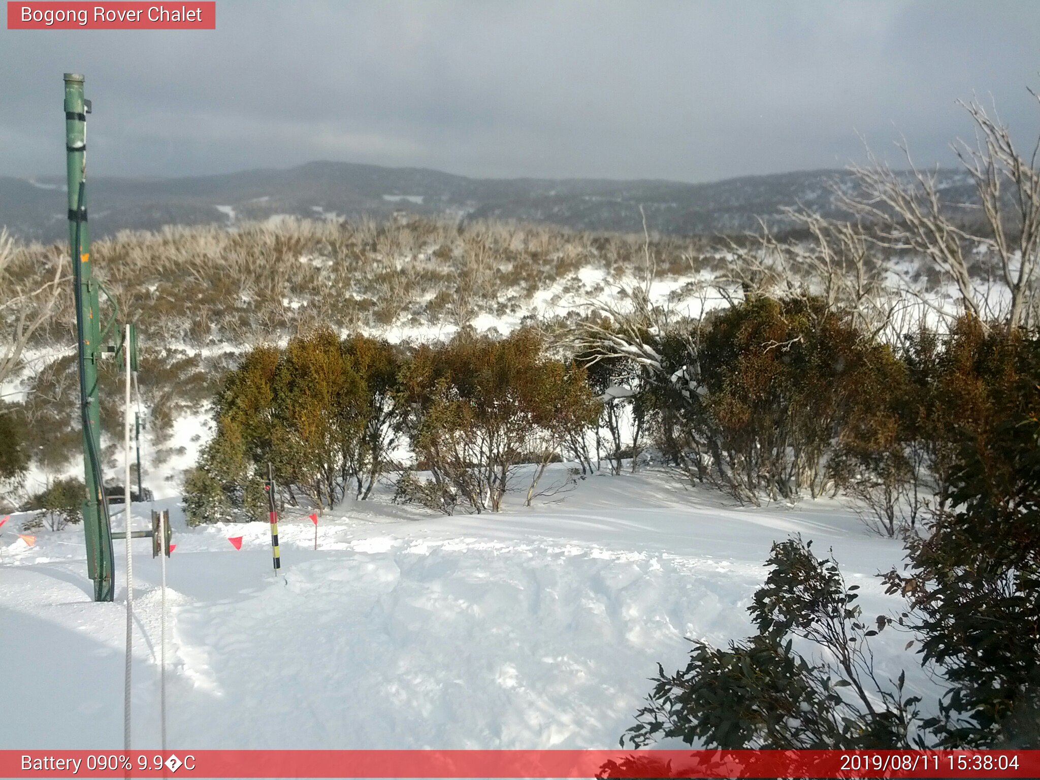 Bogong Web Cam 3:38pm Sunday 11th of August 2019