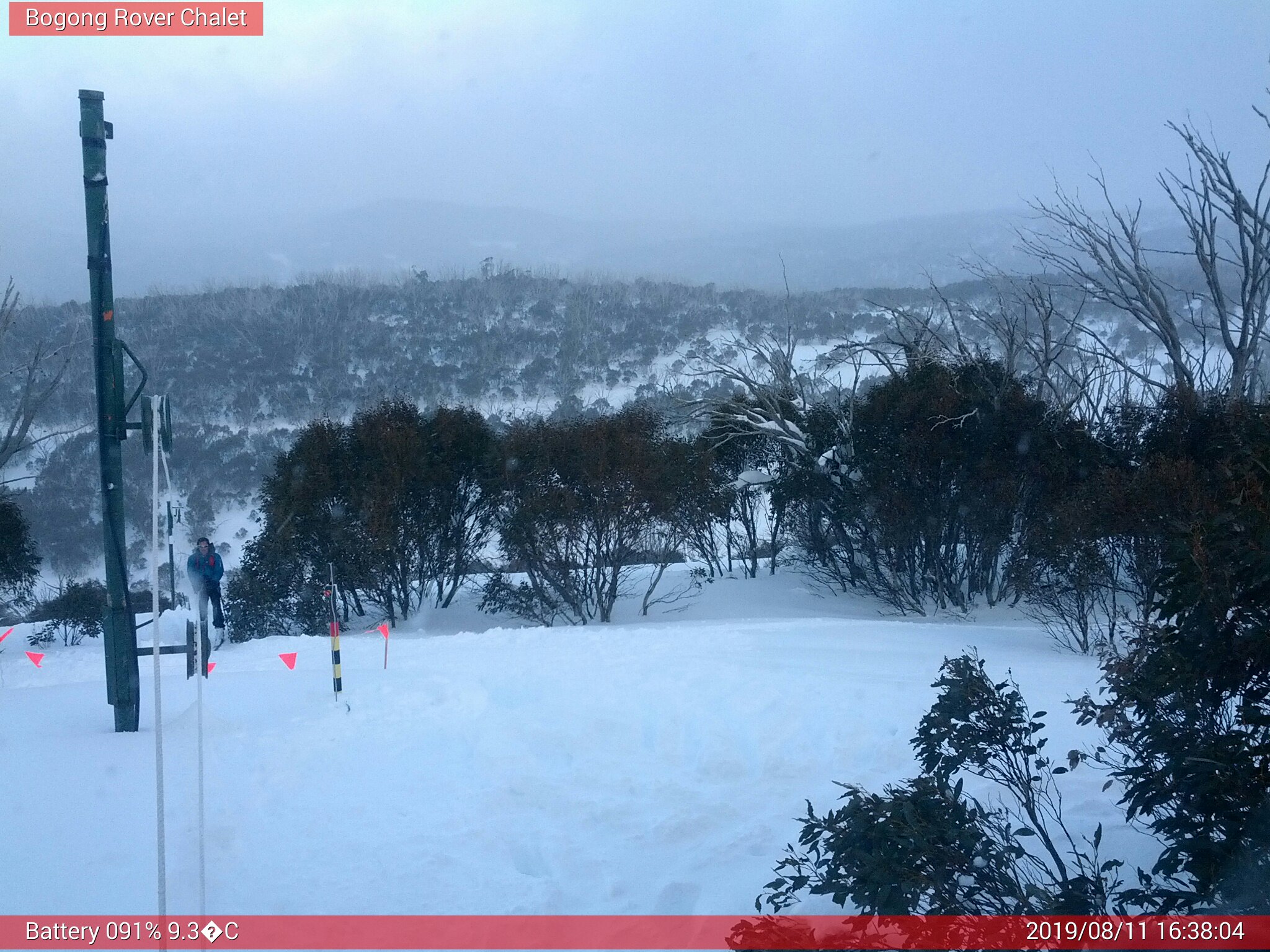 Bogong Web Cam 4:38pm Sunday 11th of August 2019